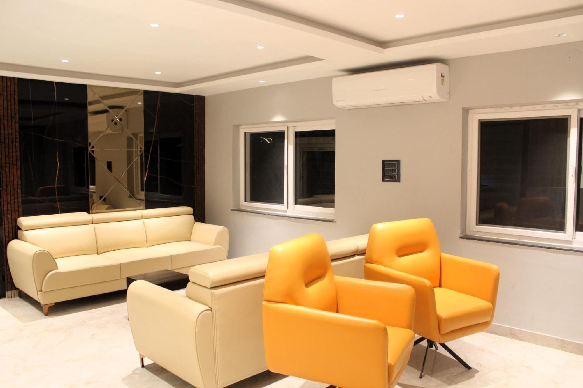 The Vantage Inn, Near Us Consulate Gachibowli Hotel