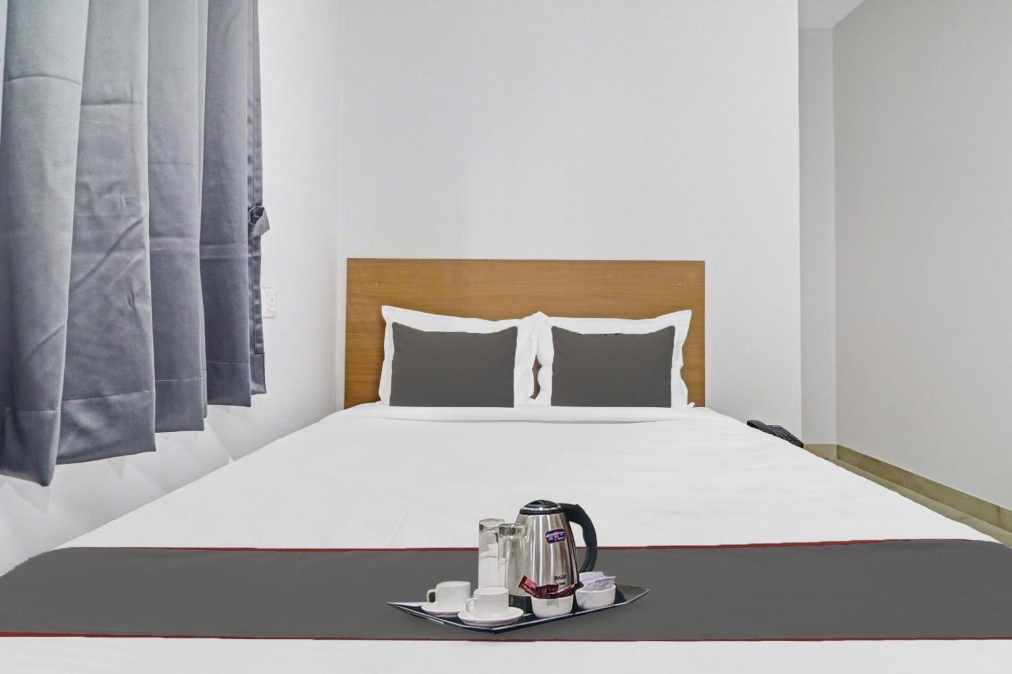 Collection O Golden Dreams Hotel 3*