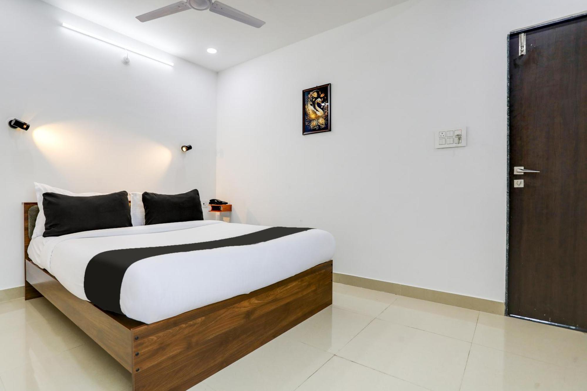 Super Collection O De Alphabet 4* Hyderabad