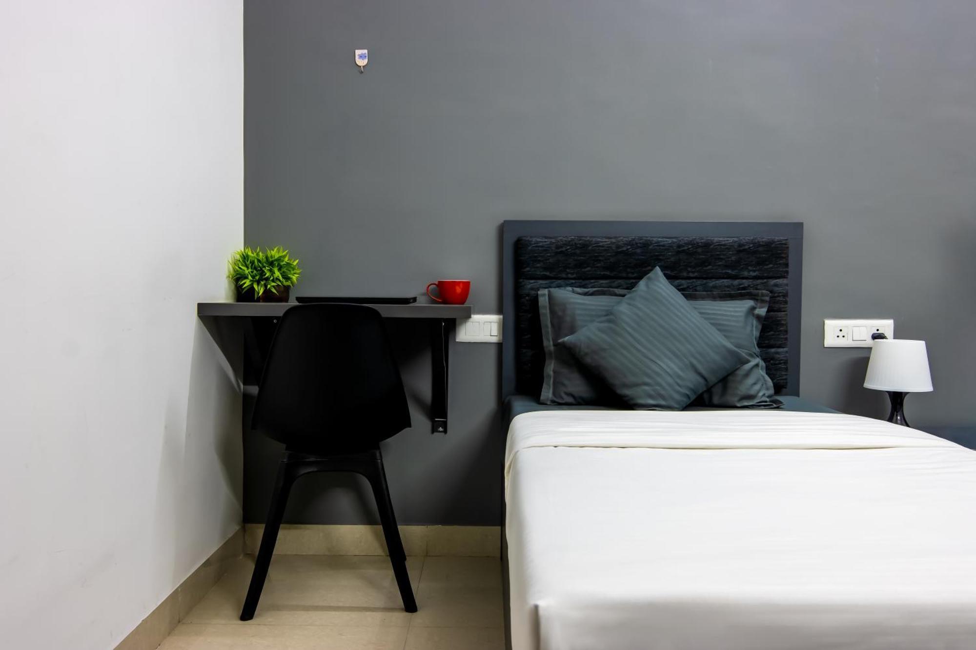 Housr 43 Dlf Gachibowli Hotel Hyderabad