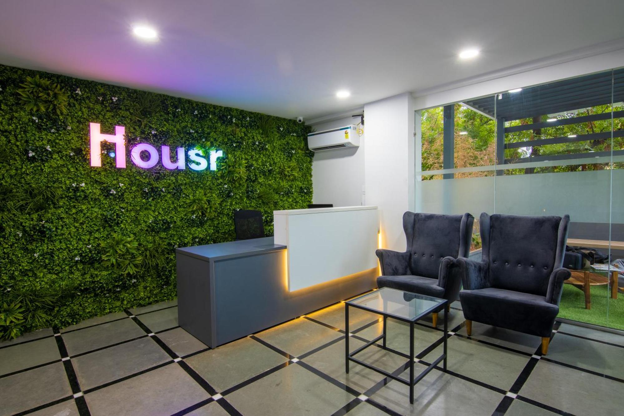 Housr 43 Dlf Gachibowli Hotel