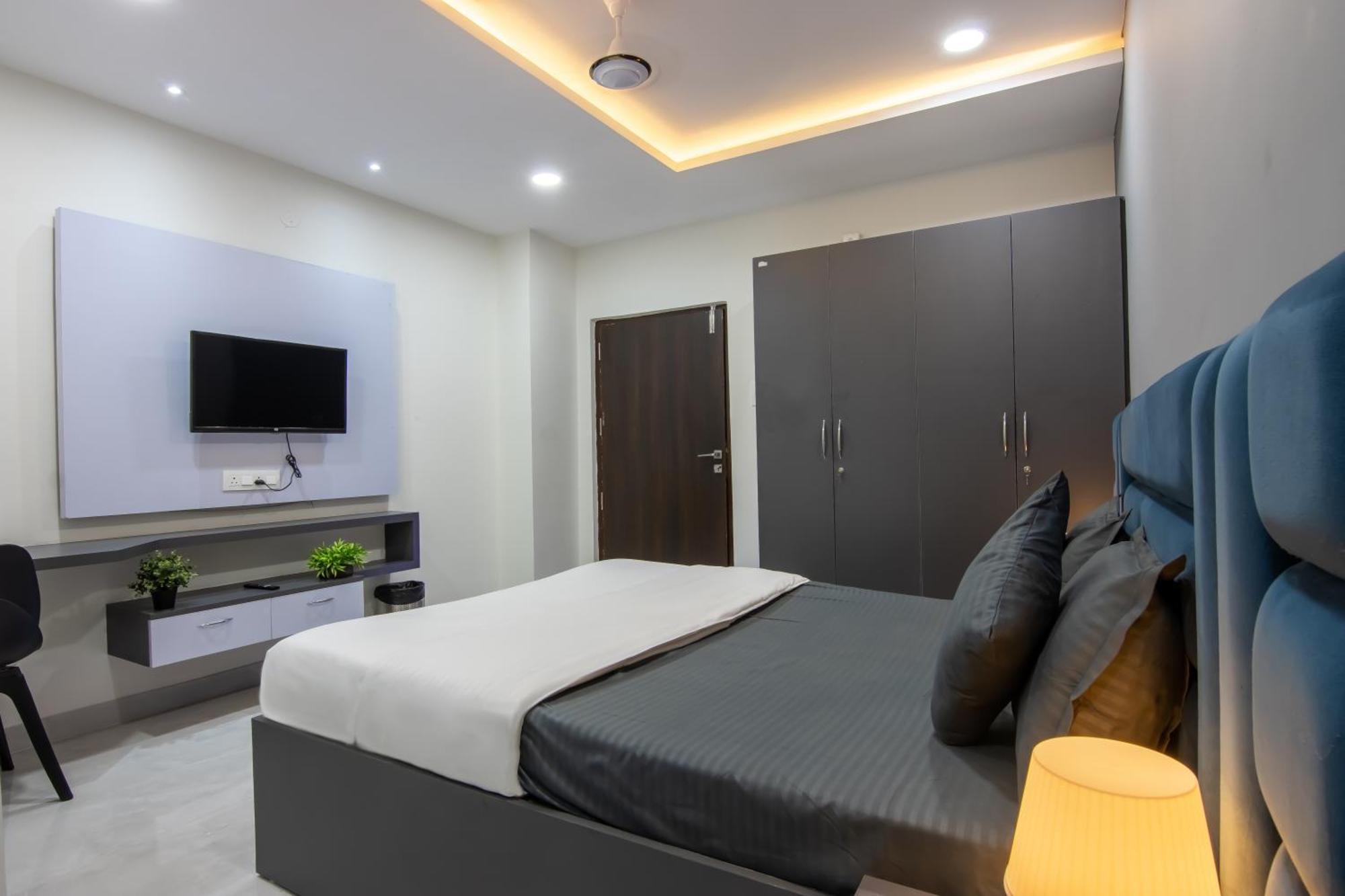 Housr 38 Kondapur Hotel *