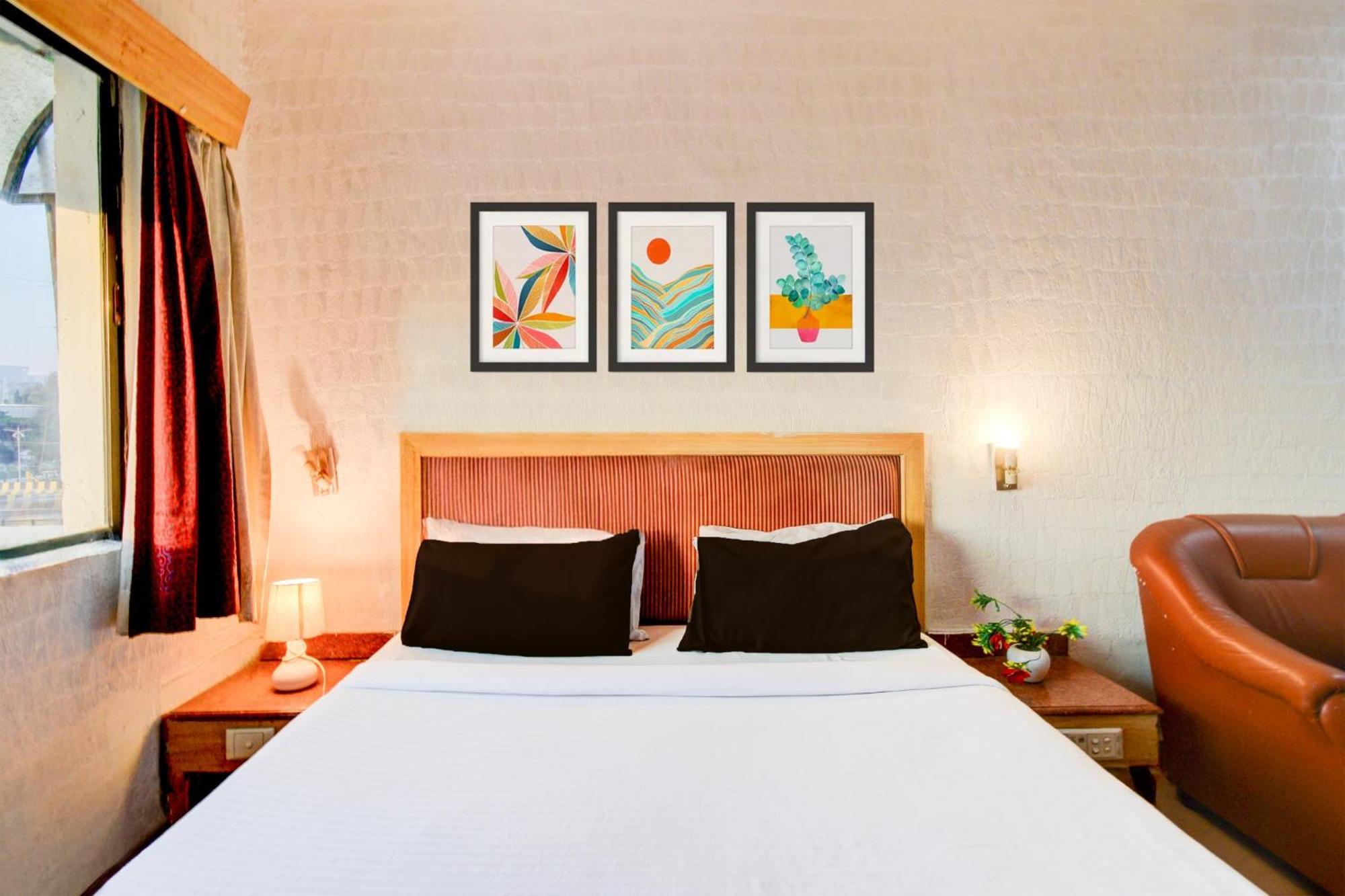 Townhouse Oak Rai Durg Hotel 4*