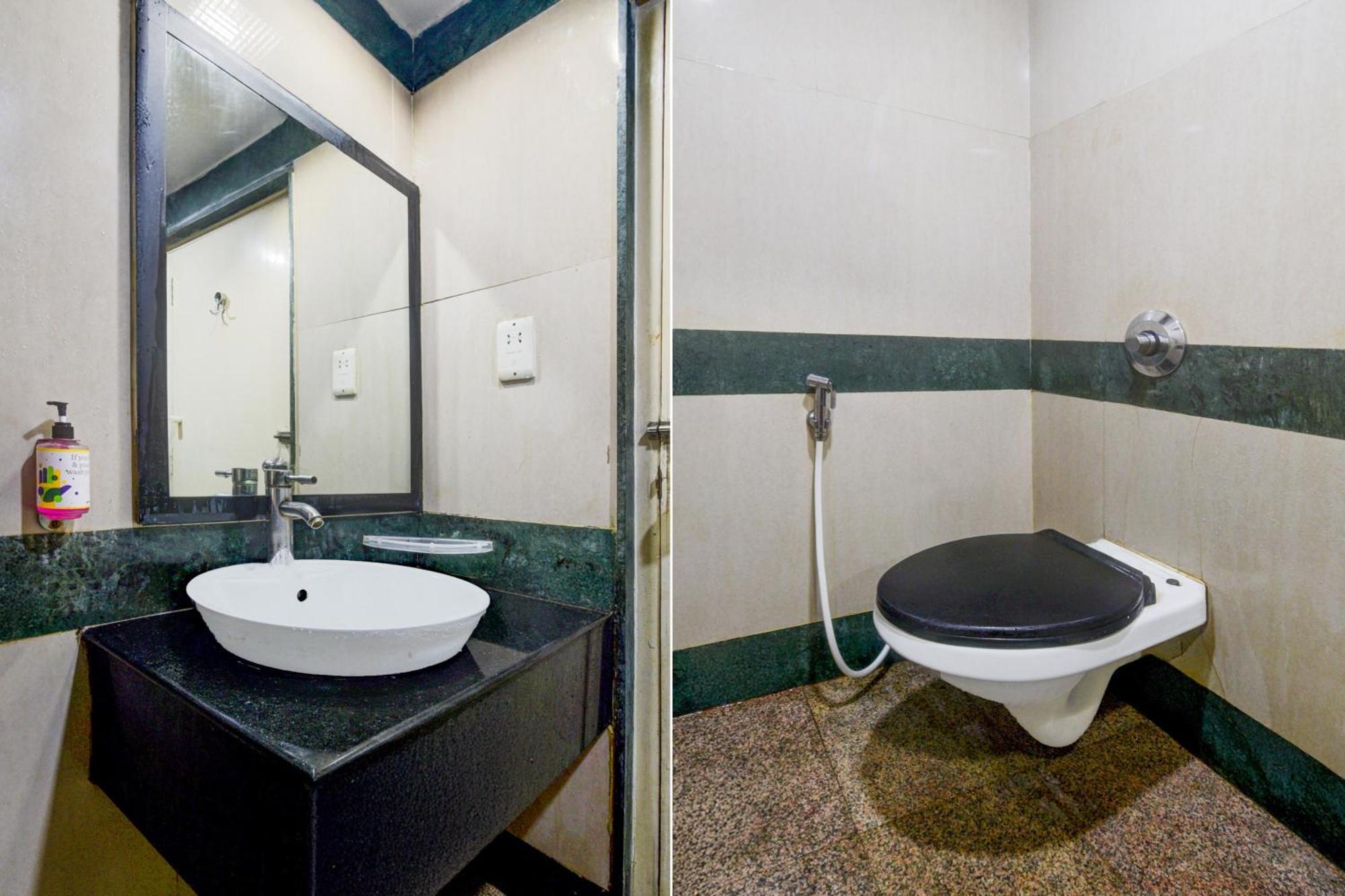 Townhouse Oak Rai Durg 4* Hyderabad