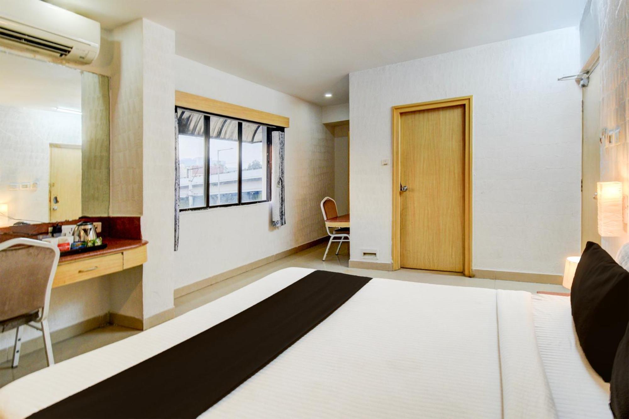 Hotel Townhouse Oak Rai Durg 4*