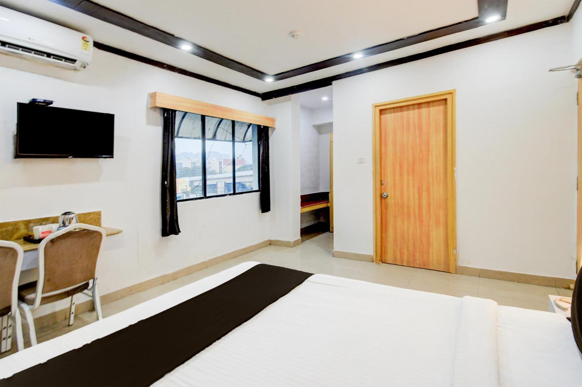 Townhouse Oak Rai Durg 4* Hyderabad