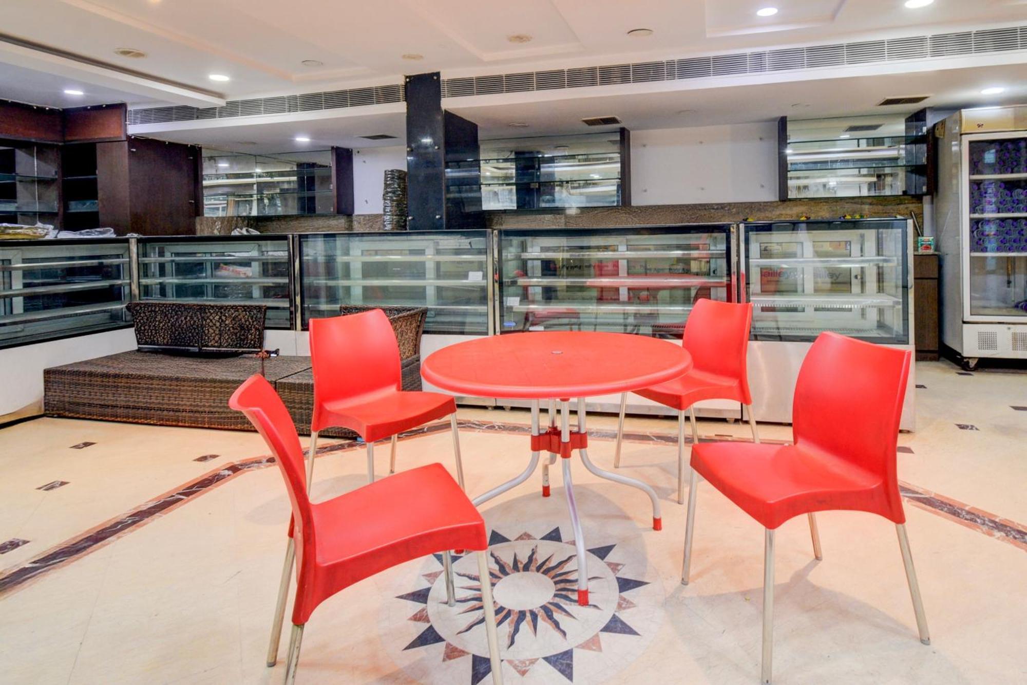 Townhouse Oak Rai Durg Hotel 4*
