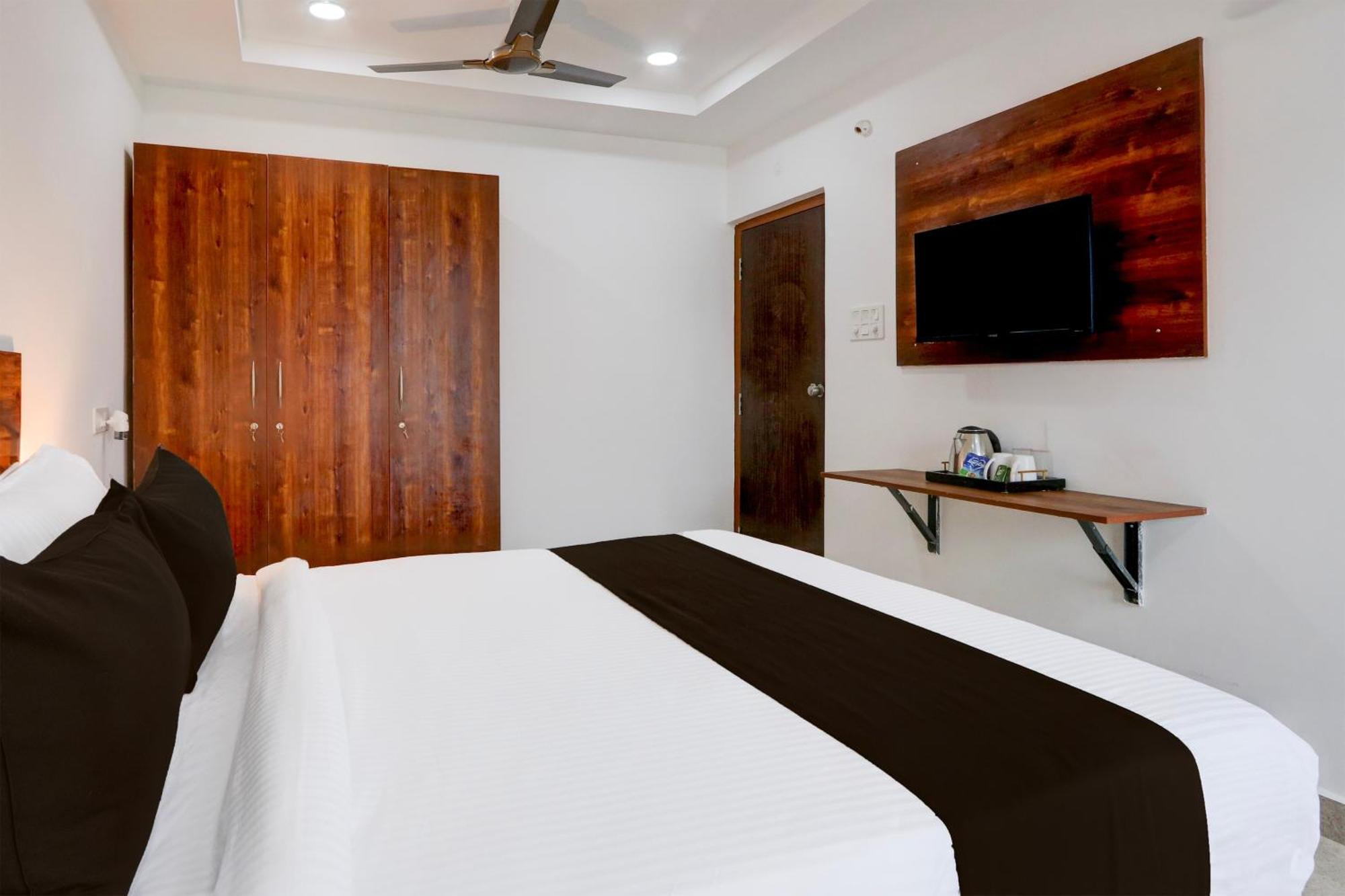 Collection O Sri Jahnavi Group Besides Yashoda Hospital Hitec City