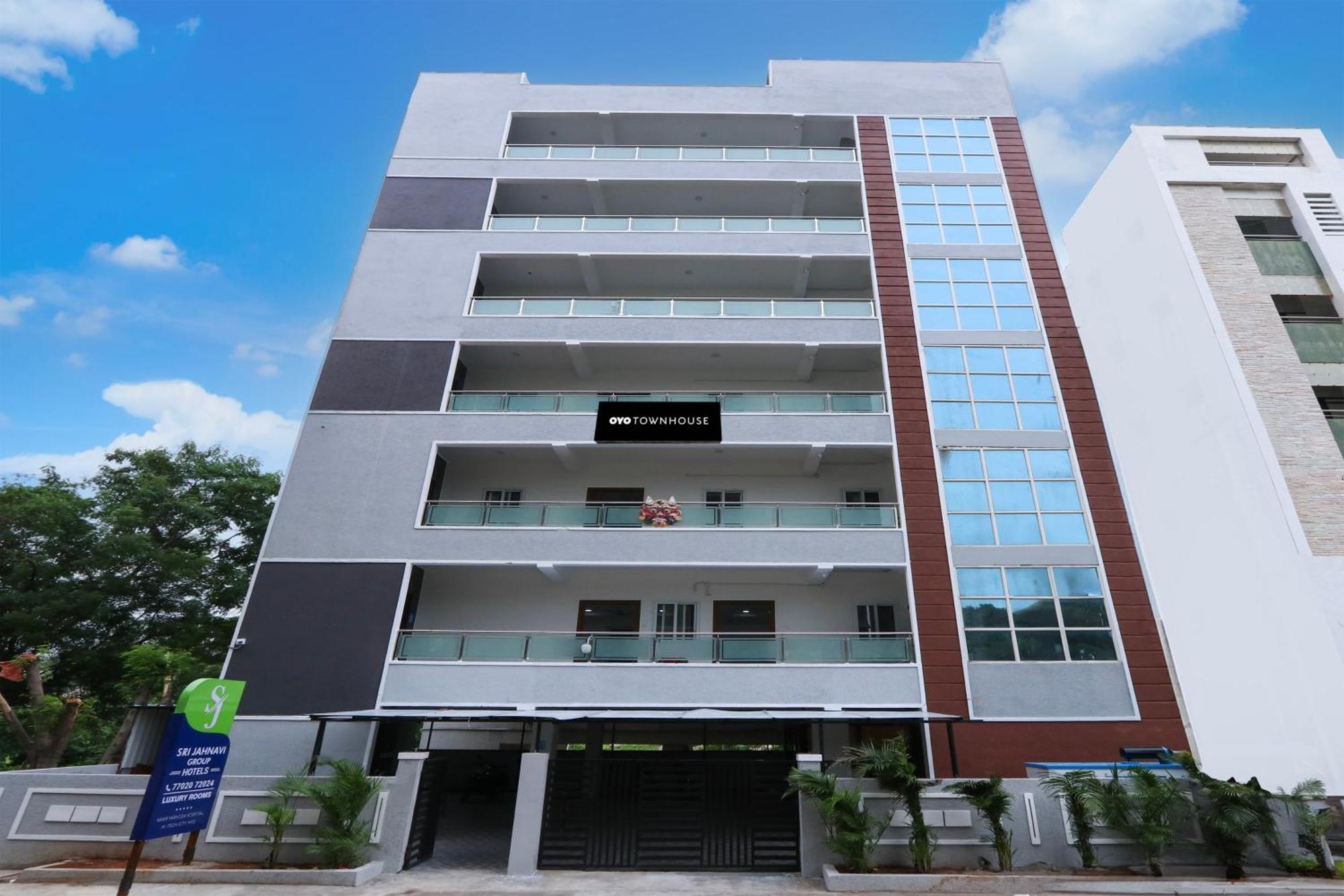 Collection O Sri Jahnavi Group Besides Yashoda Hospital Hitec City 3*