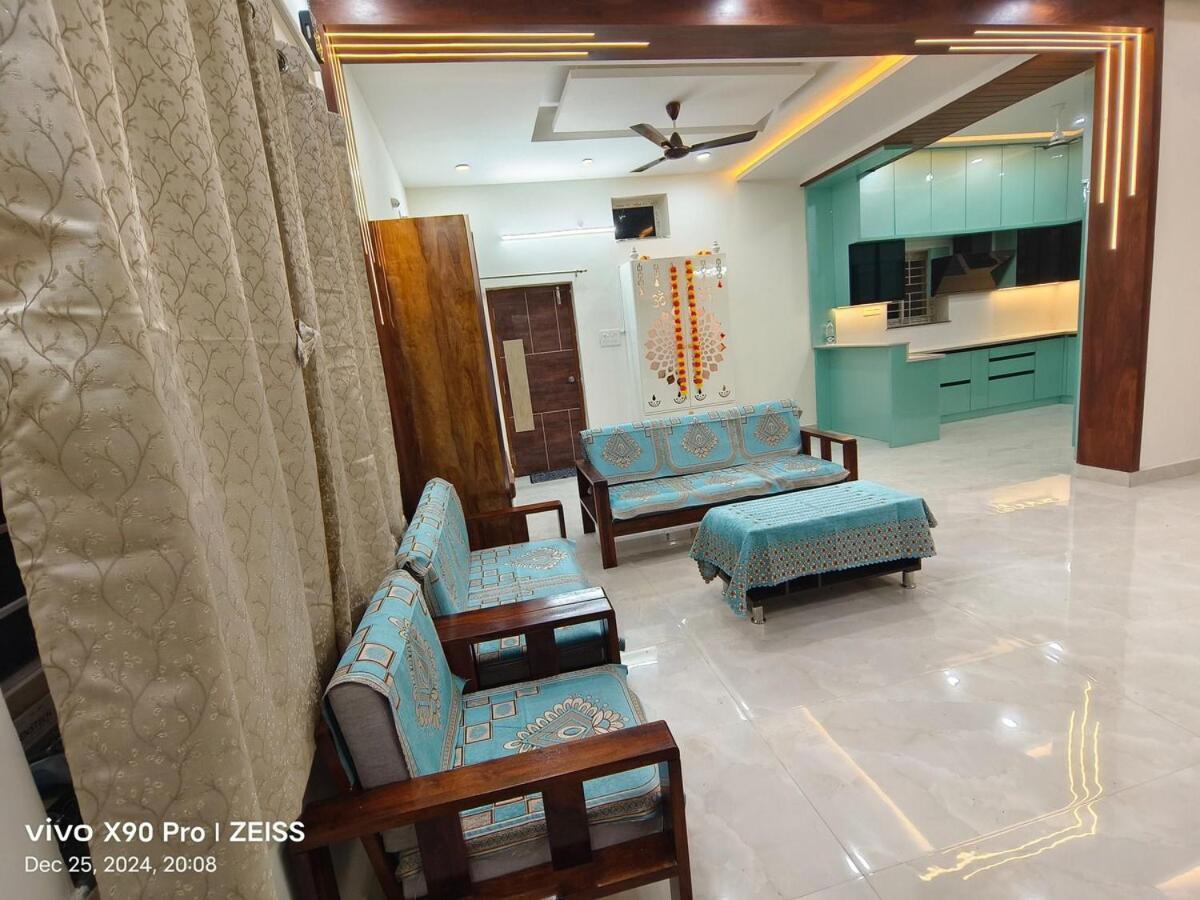 Villa Luxurious Independent 3bhk *