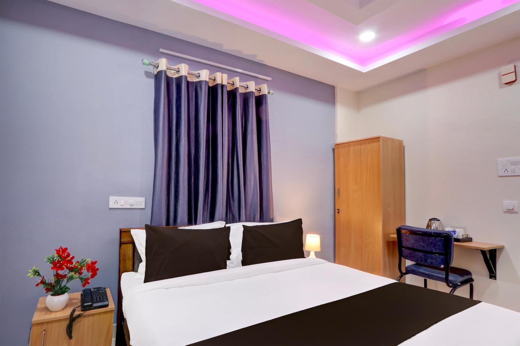 Hotel Super Townhouse Nanak Ram Guda Near Waverock Sez