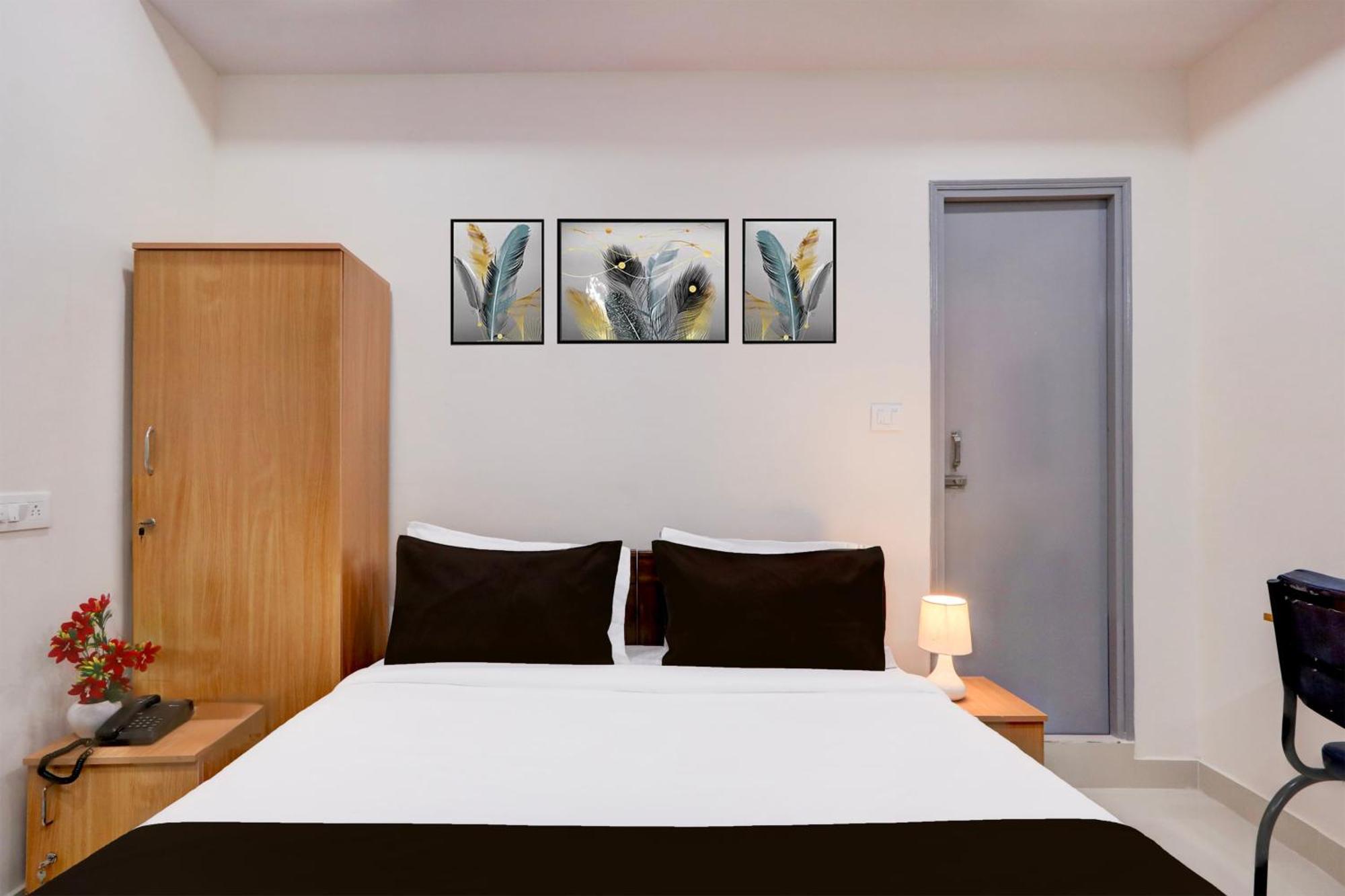 Hotel Super Townhouse Nanak Ram Guda Near Waverock Sez Hyderabad