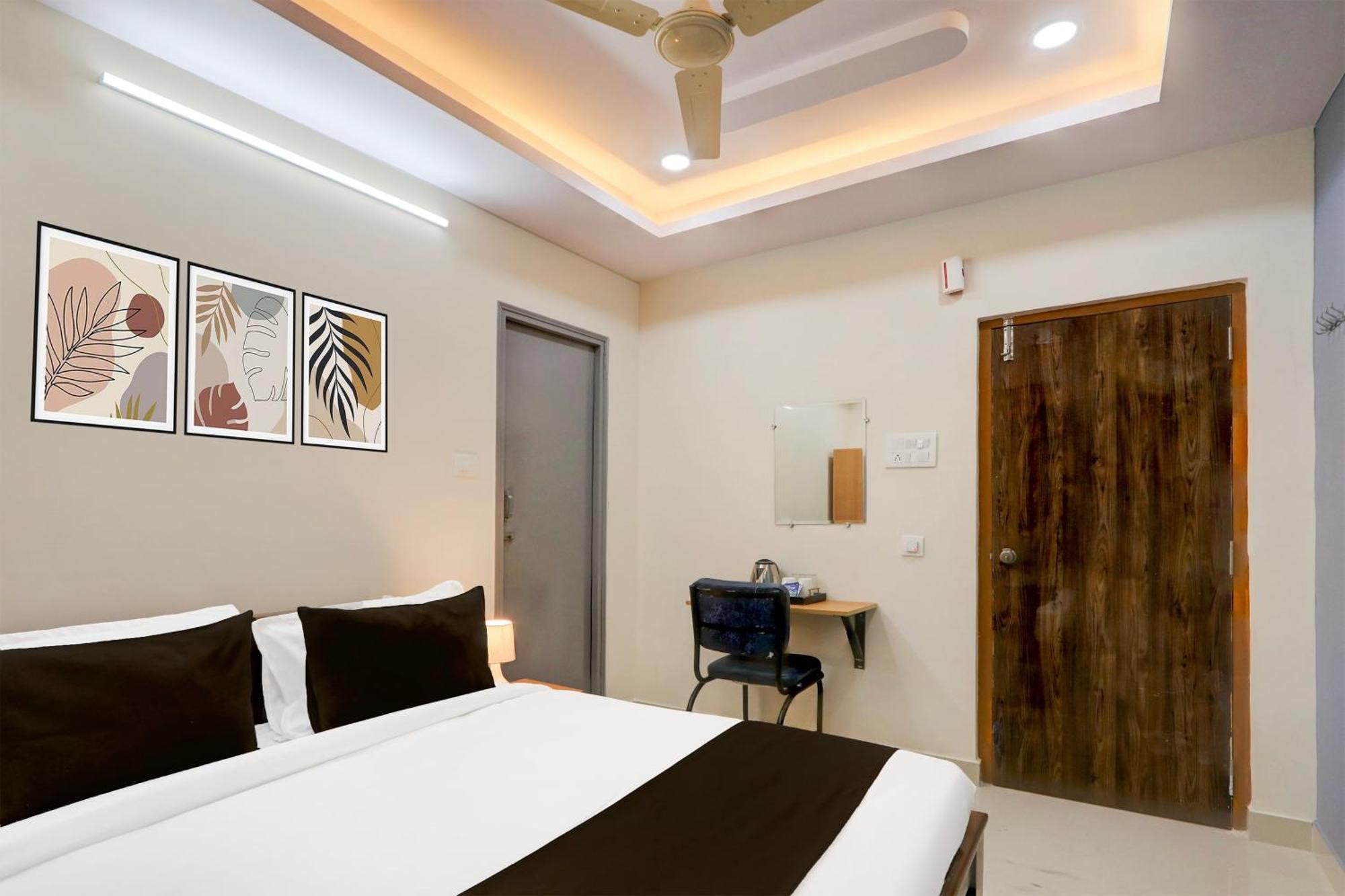 Super Townhouse Nanak Ram Guda Near Waverock Sez Hyderabad
