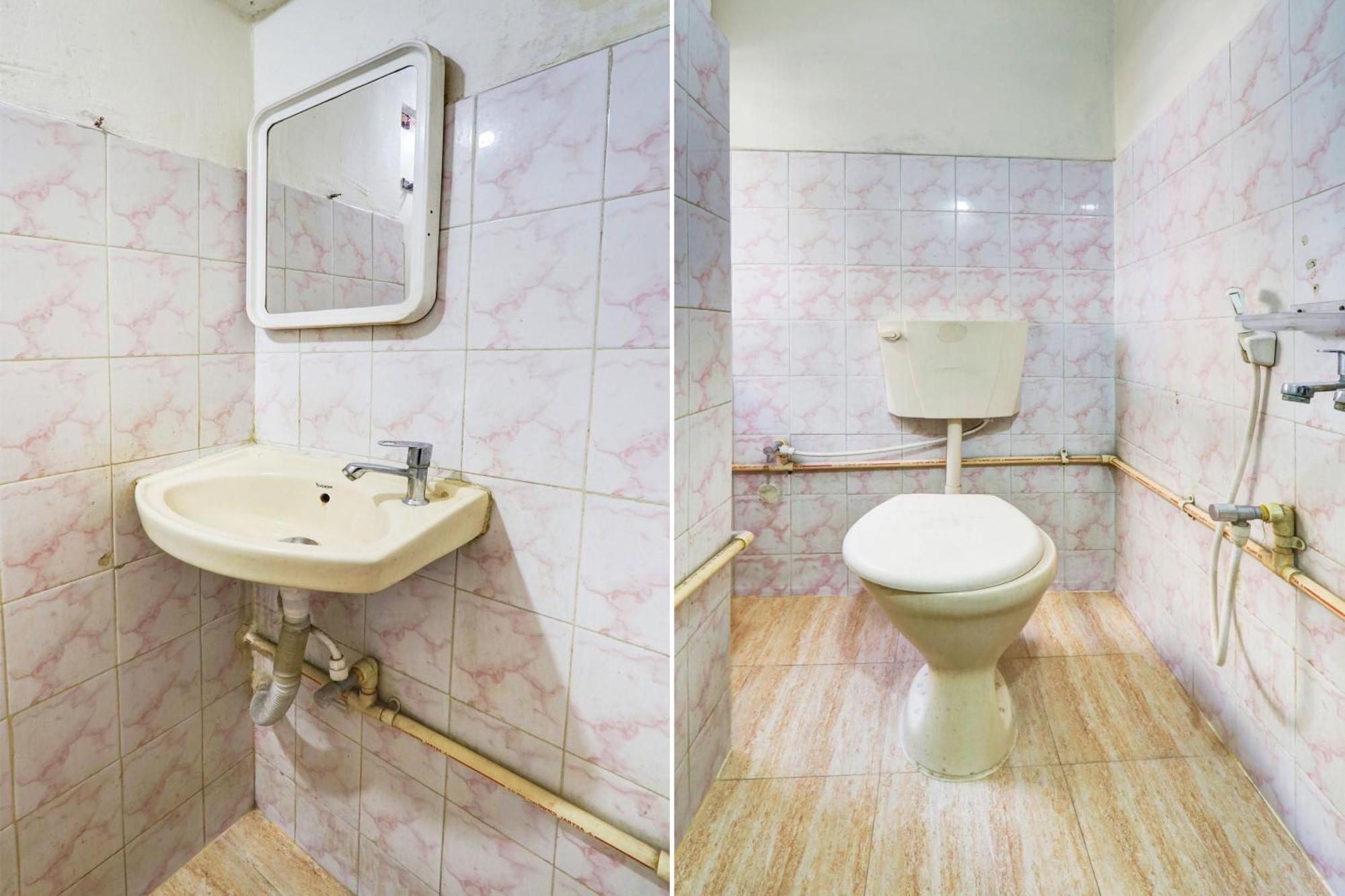 Hotel O New Hitech 4*