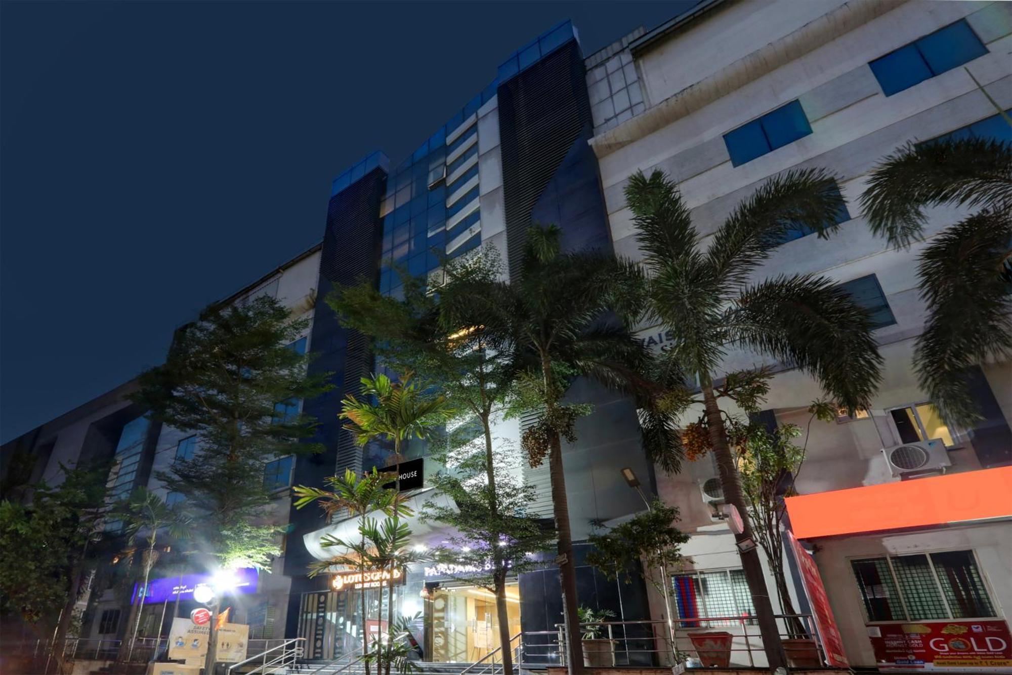 Townhouse Lotus Grand 4*