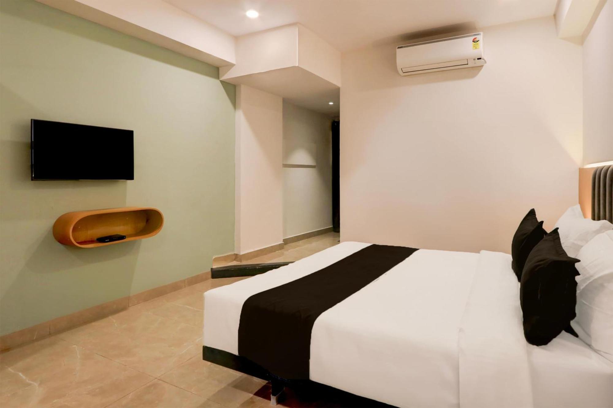Townhouse Lotus Grand Hotel 4*