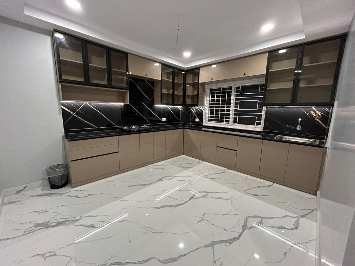 Apartment Luxurious 4bhk At Golden Heights Colonys Hyderabad