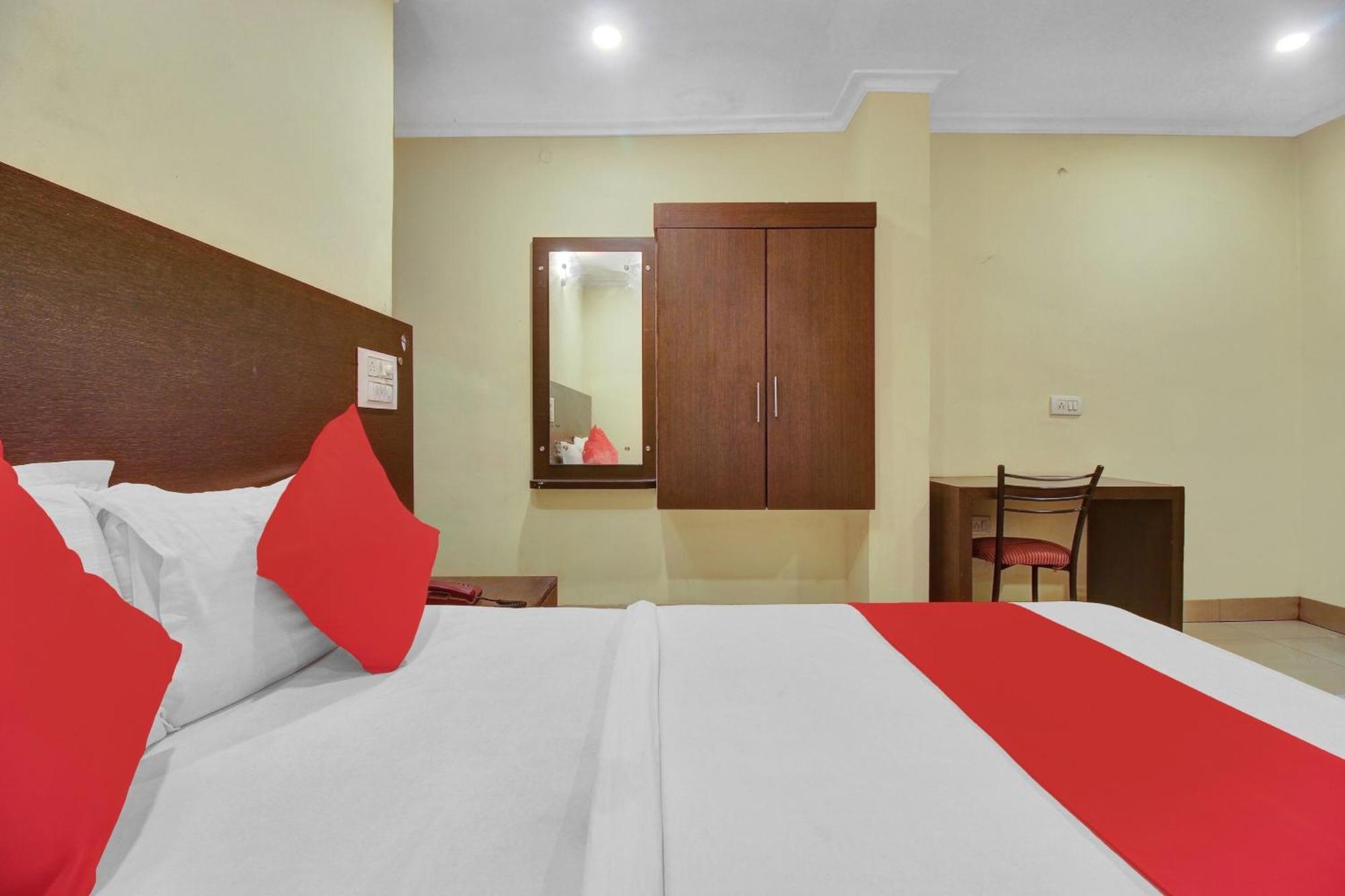 Hotel O Happy