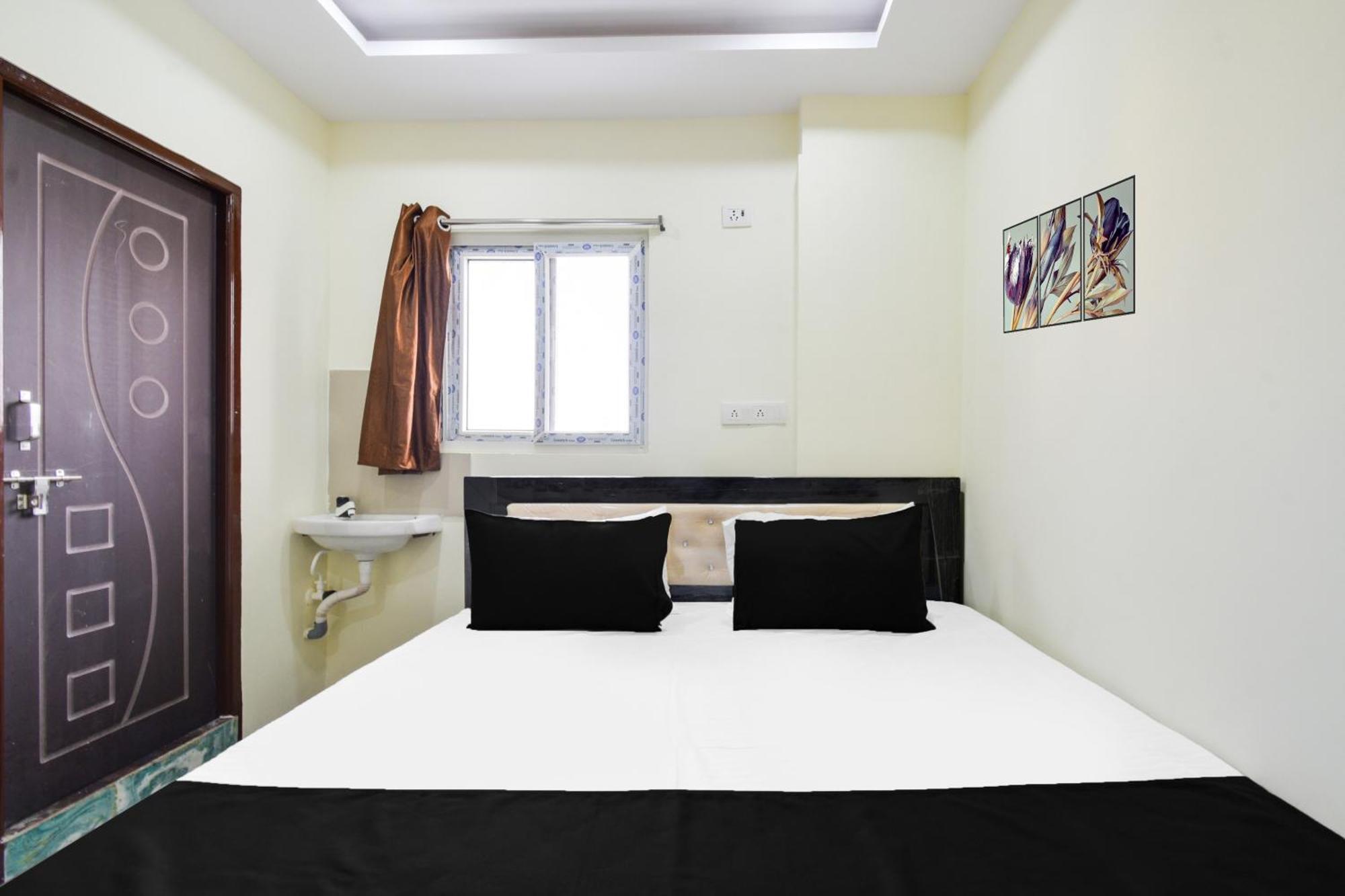 O Sri Balaji Grand 3*