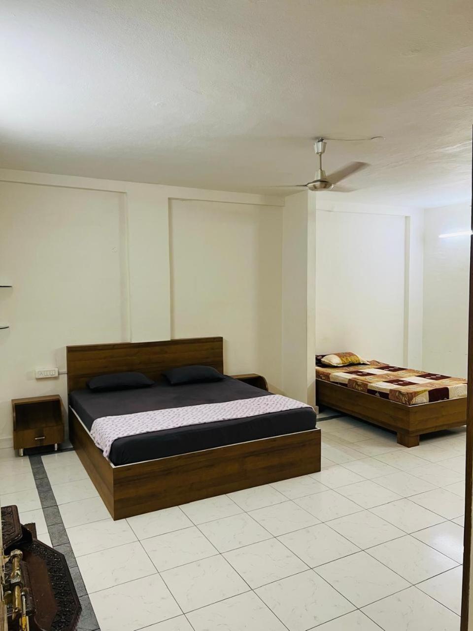 Lara Guest house