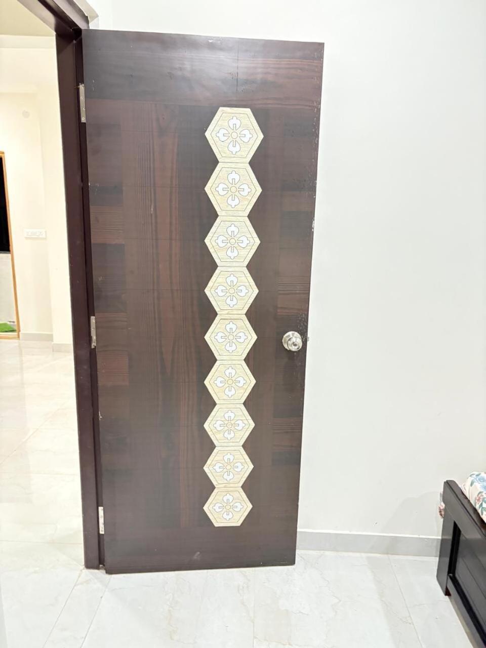 Luxurious 2bhk In Hitech Apartment