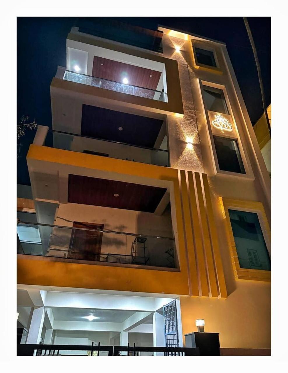 Luxurious 2bhk In Hitech Apartment