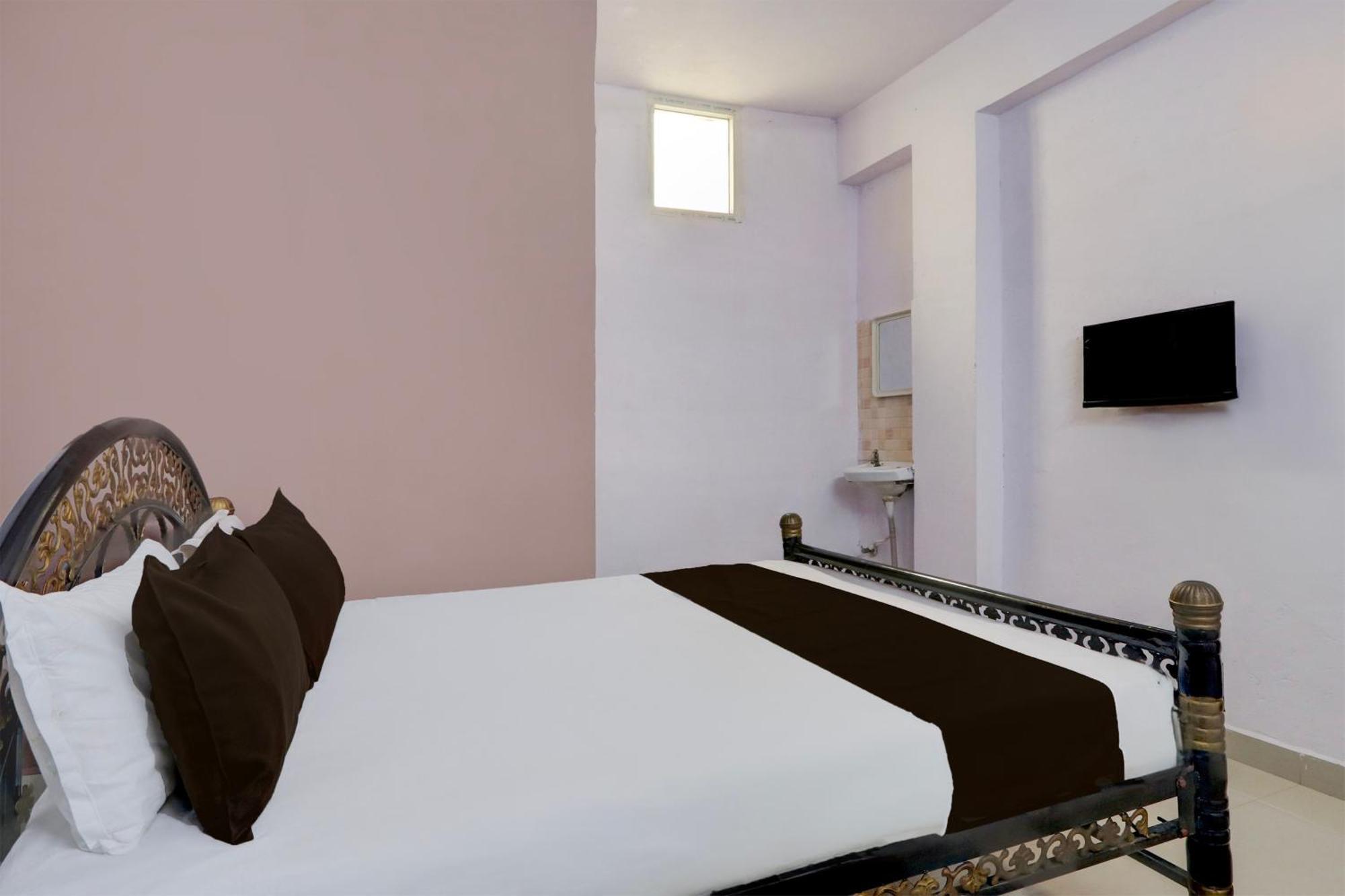 Spot On Aaraadhya Residency Hotel Hyderabad
