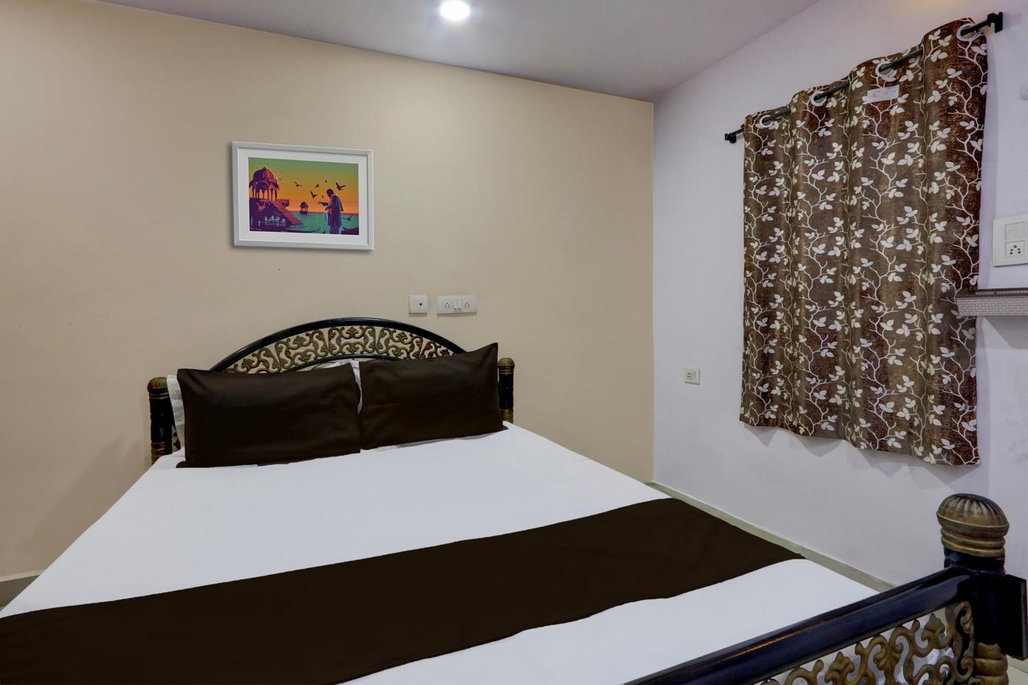 Spot On Aaraadhya Residency 2*
