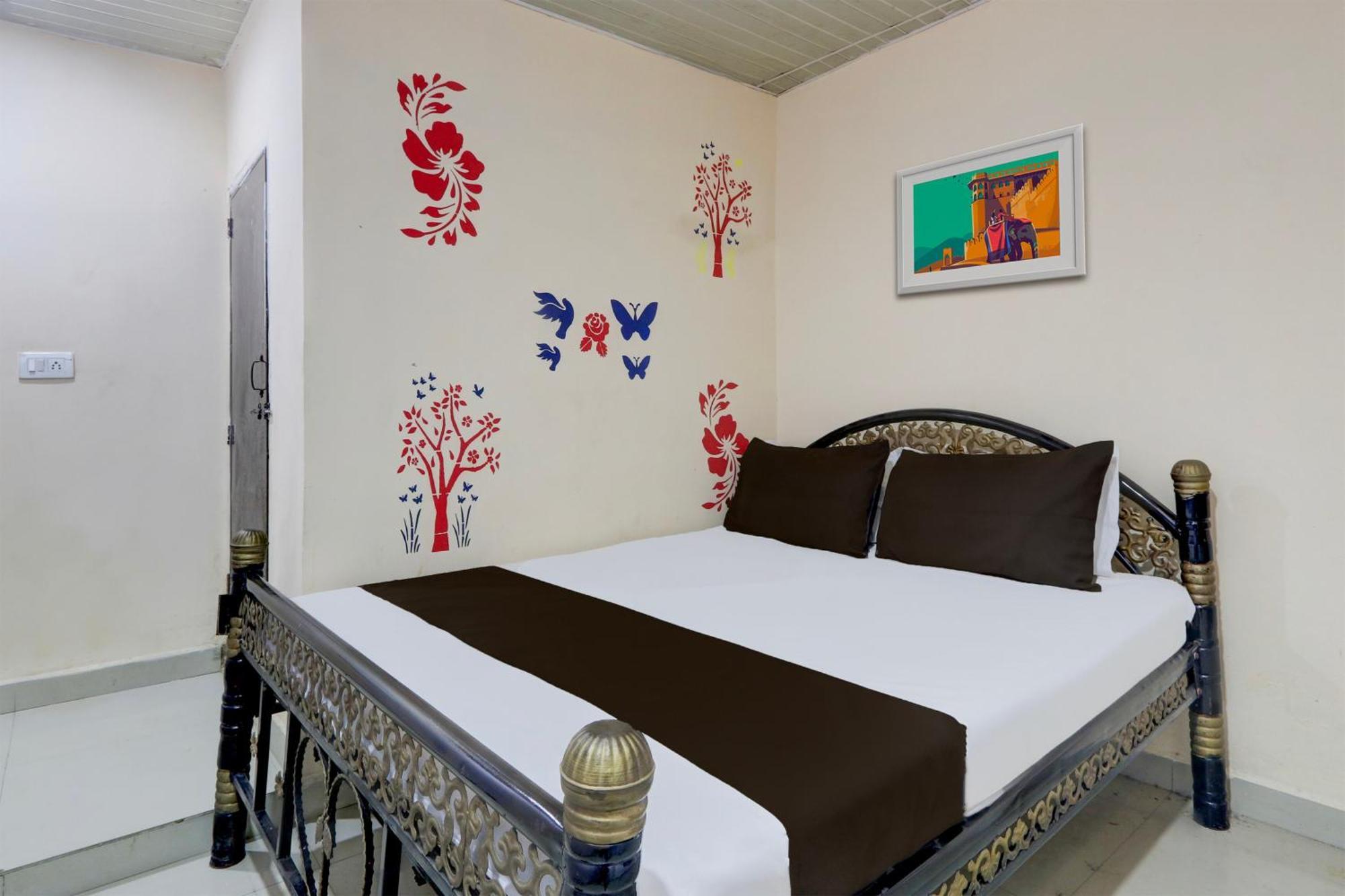 Spot On Aaraadhya Residency 2* Hyderabad