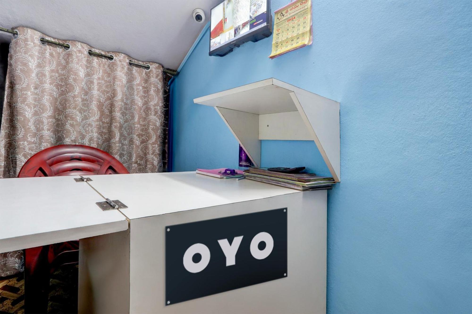 Hotel Spot On Aaraadhya Residency 2*
