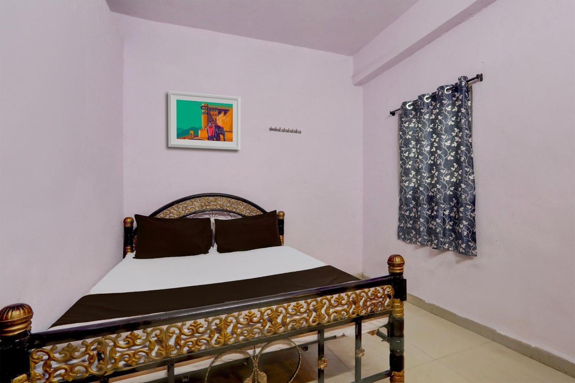 Spot On Aaraadhya Residency Hotel 2*
