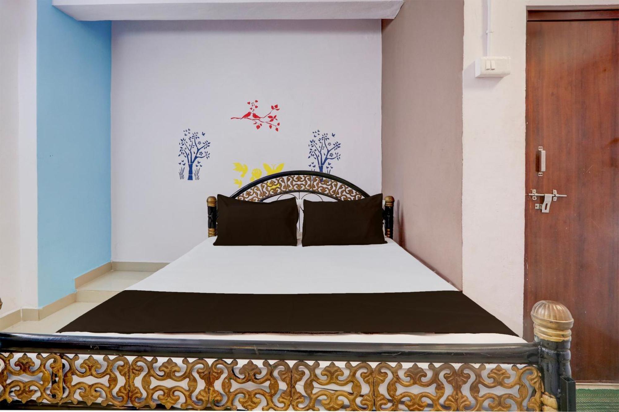 Spot On Aaraadhya Residency Hotel