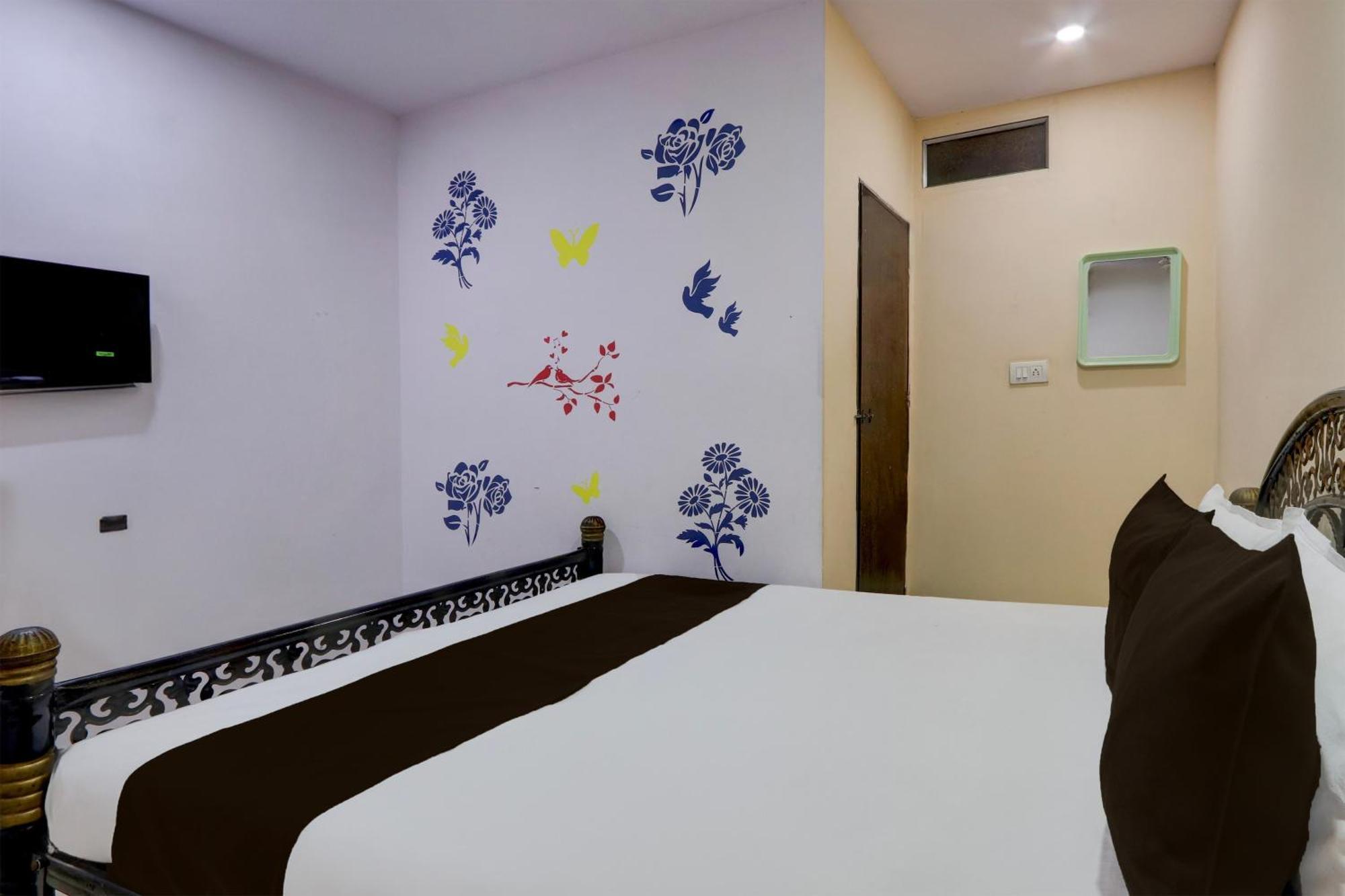 Spot On Aaraadhya Residency 2* Hyderabad