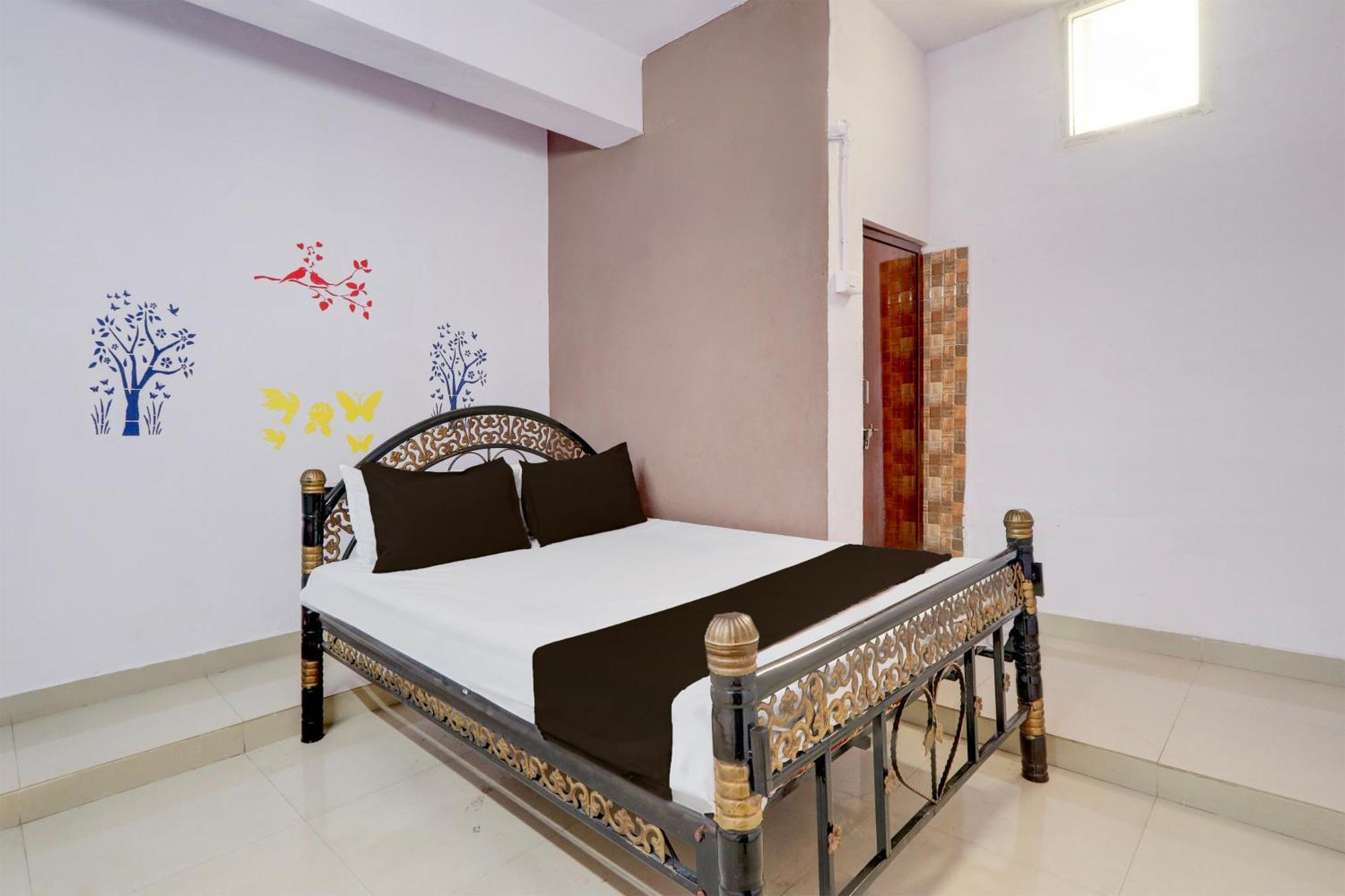 Spot On Aaraadhya Residency Hotel