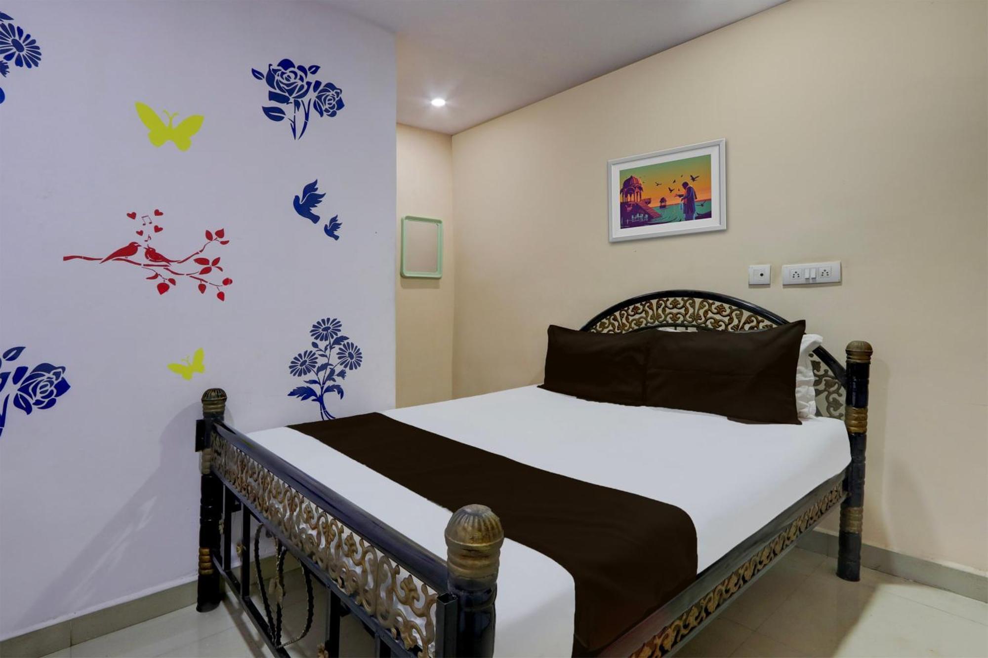 Spot On Aaraadhya Residency 2* Hyderabad