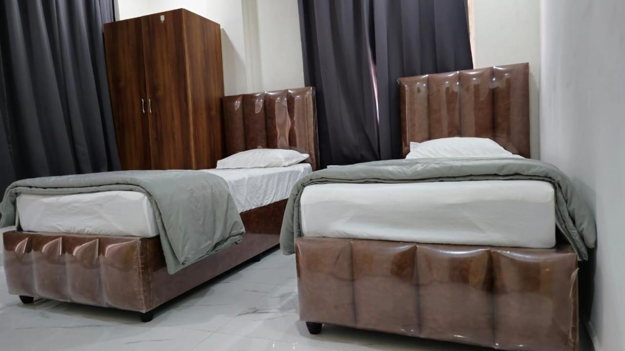 Single Aparthotel *