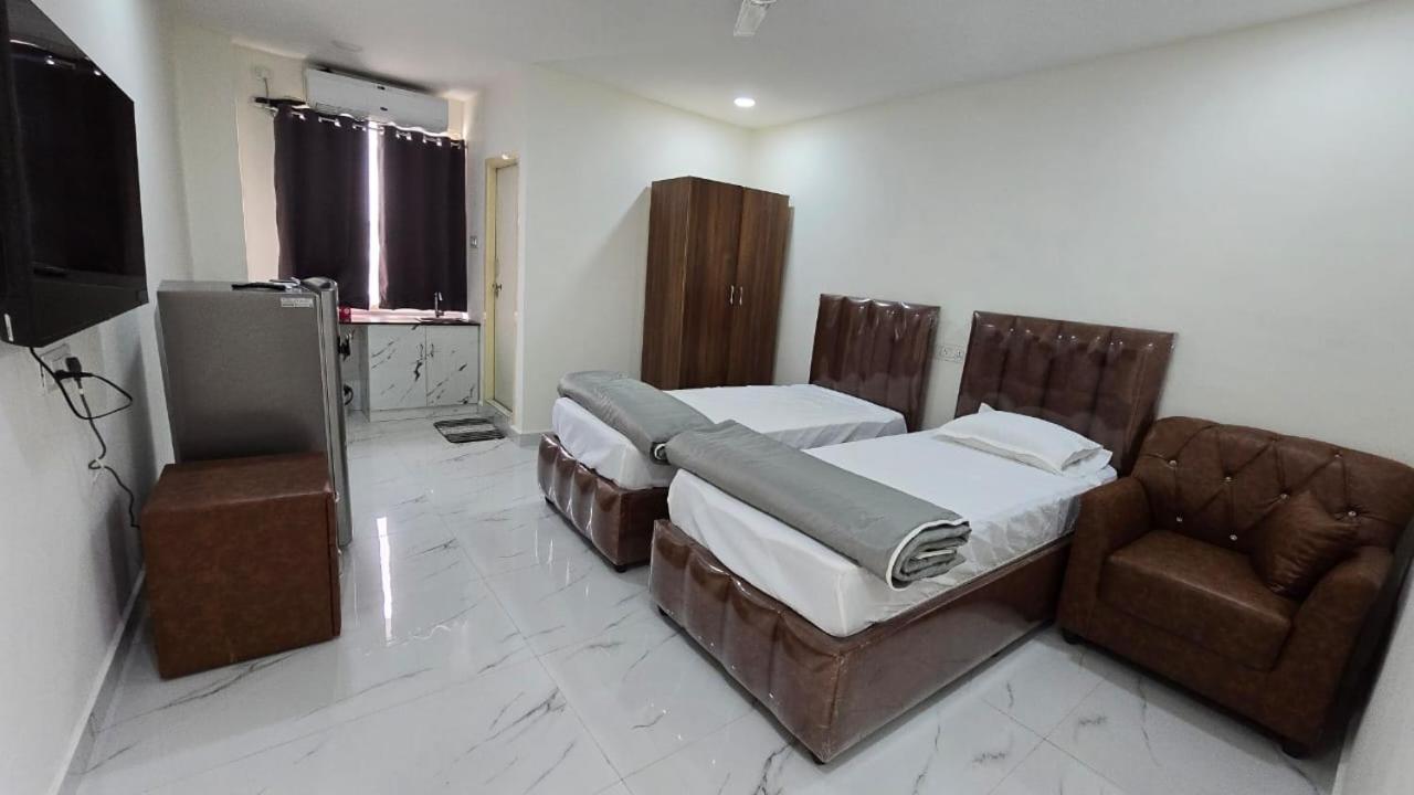 Aparthotel Single *