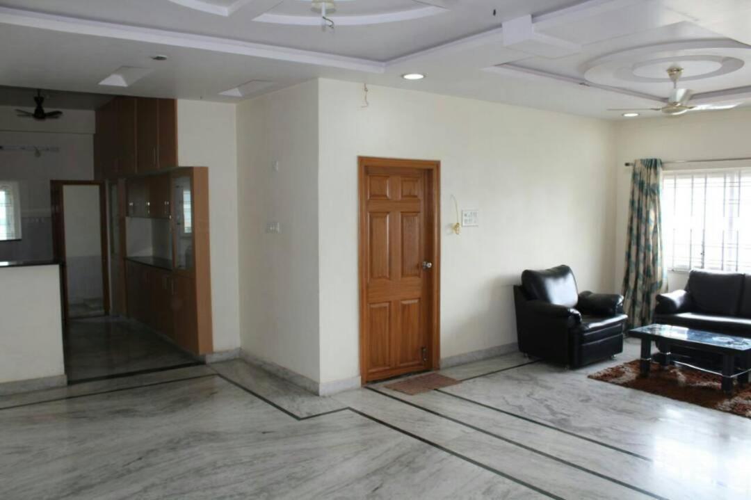 Luxurious 3 Bhk Apartment *