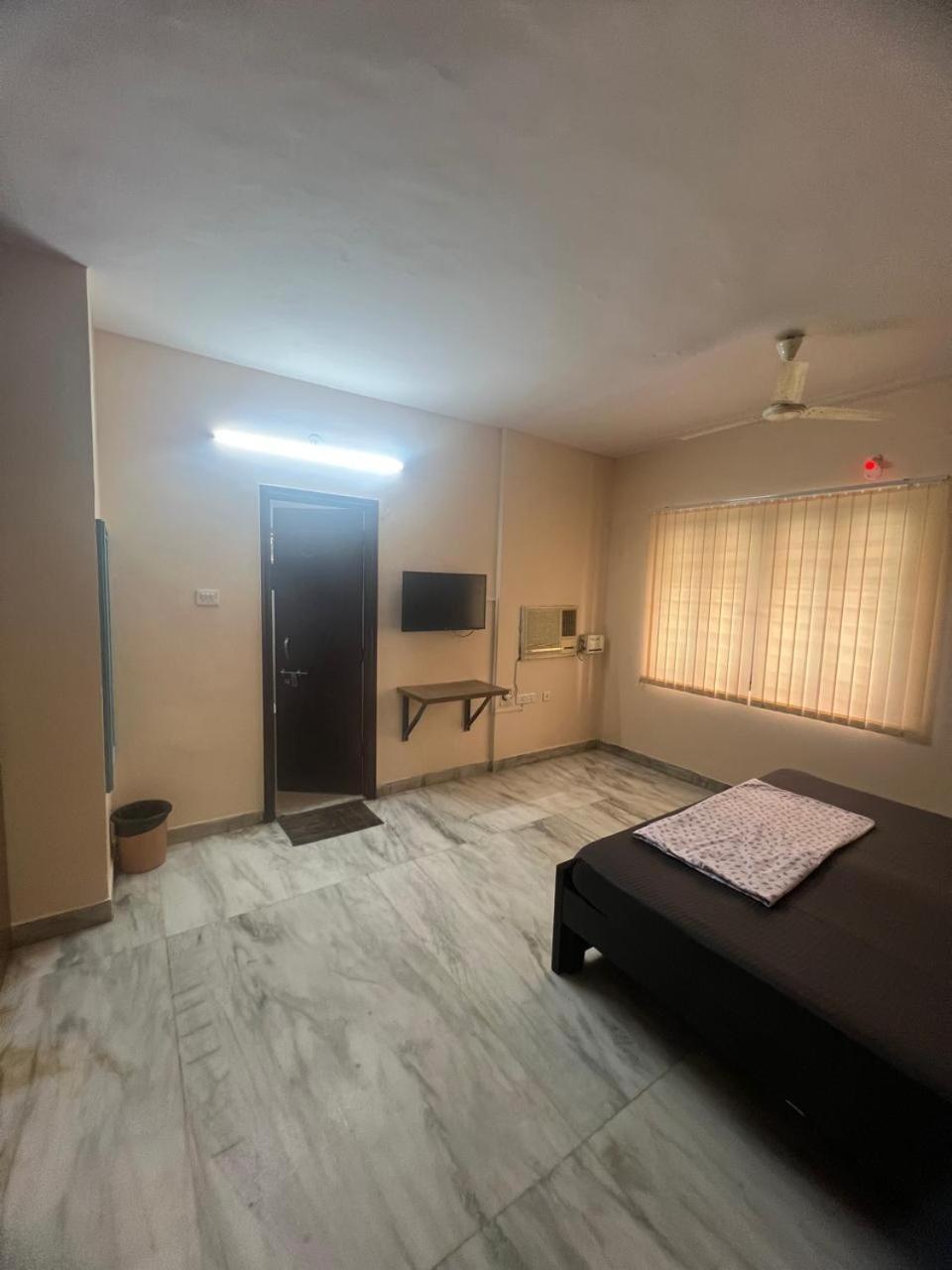 Lara Guest house *