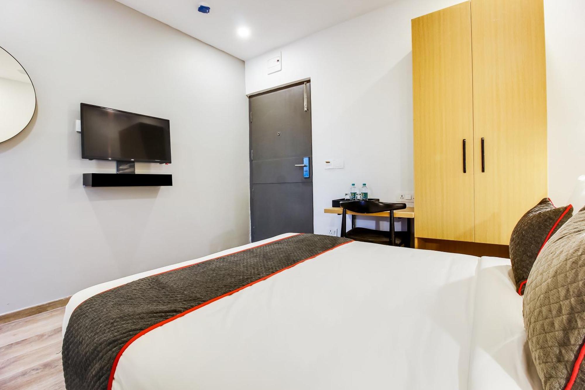 Townhouse De Alphabet Hotel