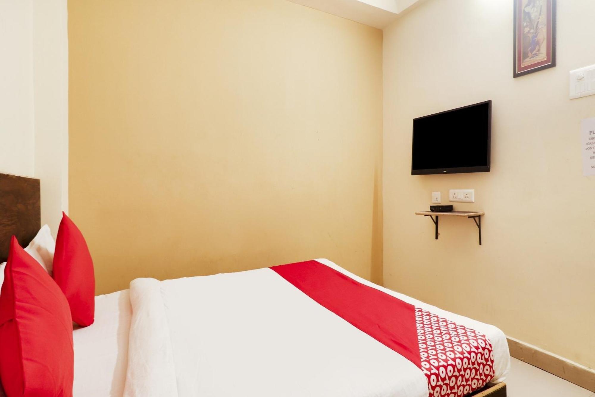 O Sai Pariwar Near Snow World 4*