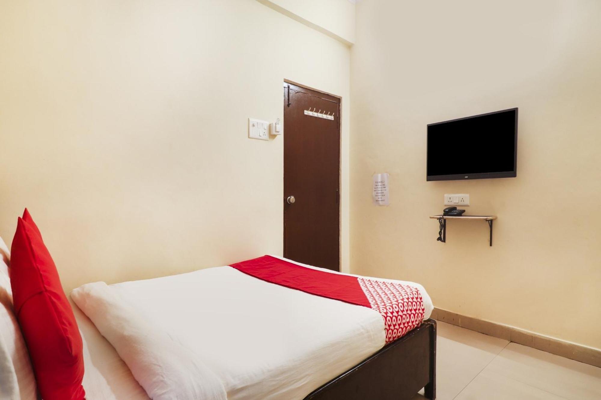 O Sai Pariwar Near Snow World Hotel