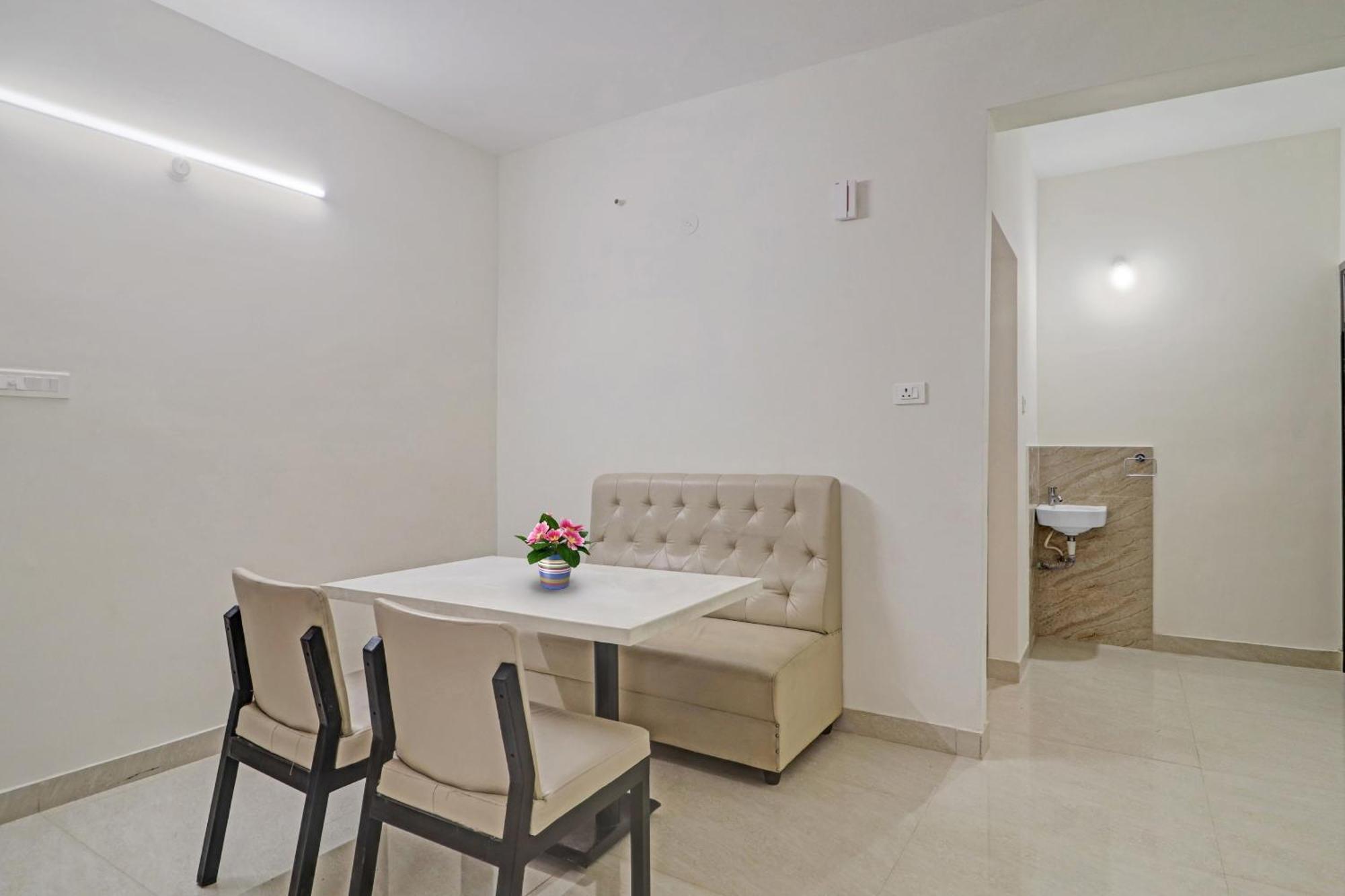 Super O Qualia Nallagandla Hotel