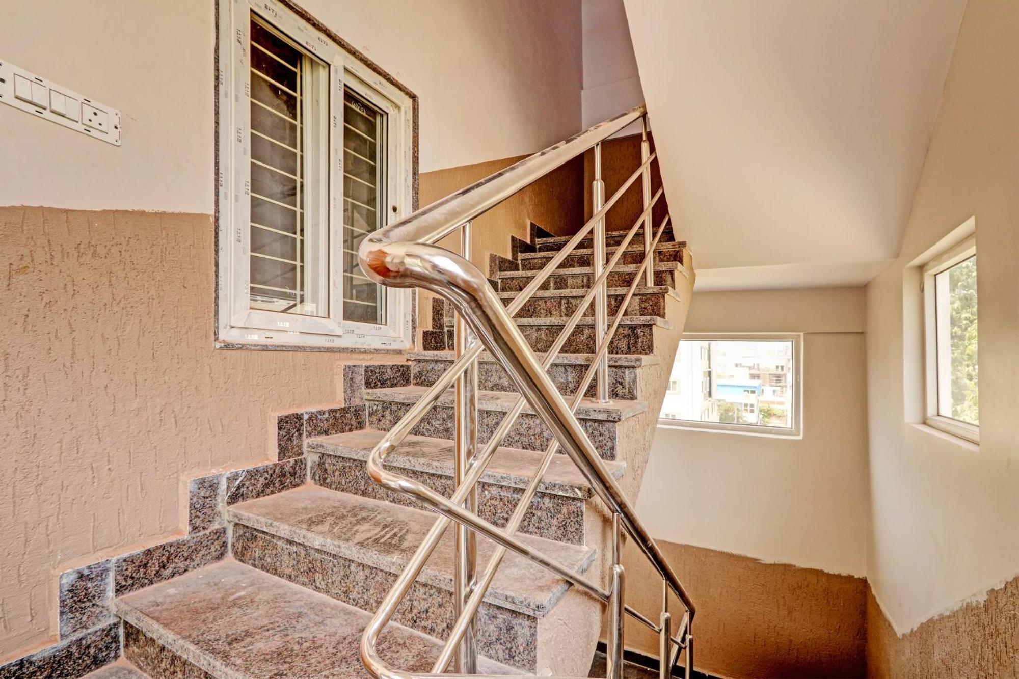 O R Square Homes Hotel 4*