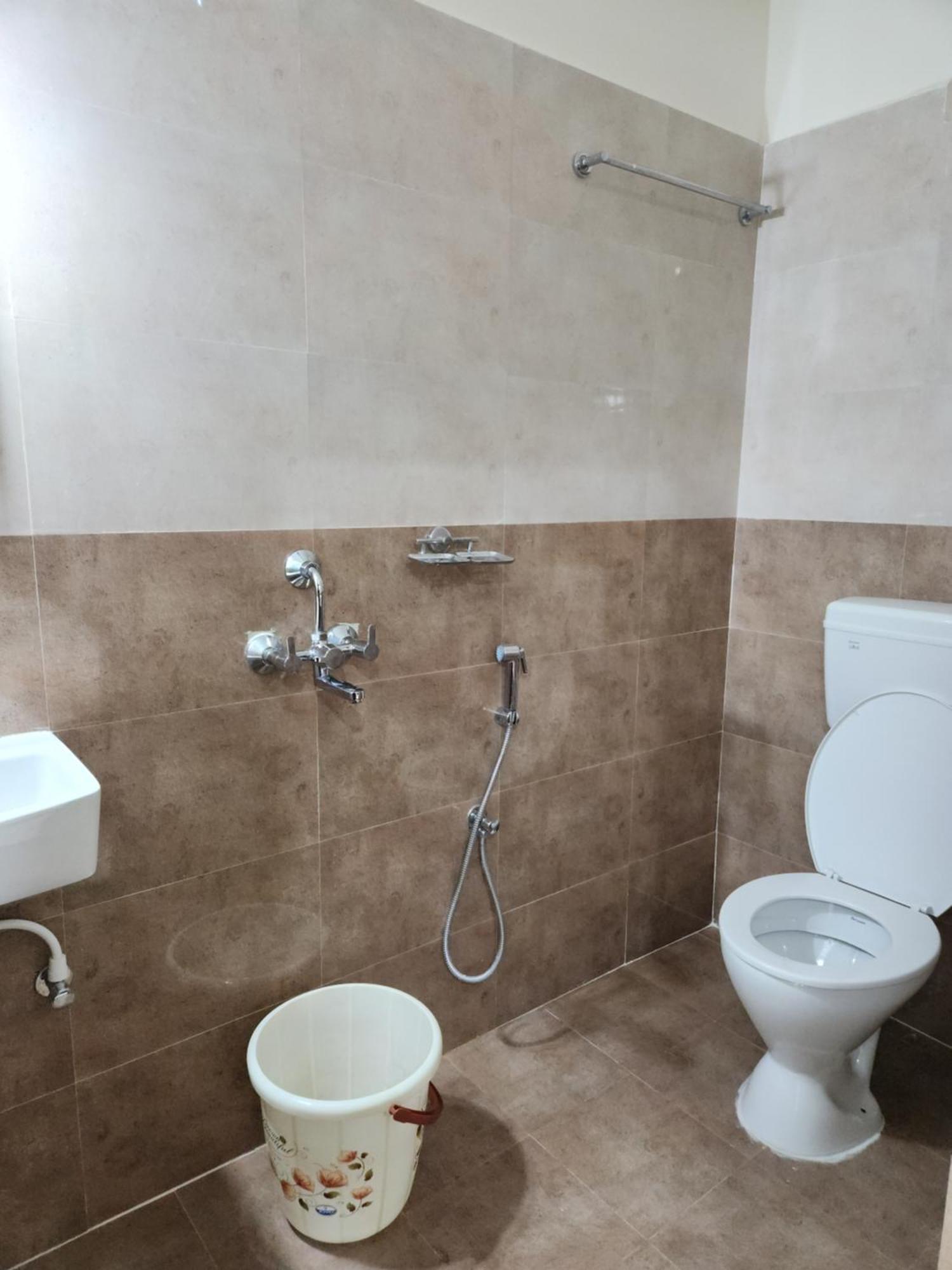 Modern New 2 Bhk In Kondapur Near Gachibowli Apartment Hyderabad