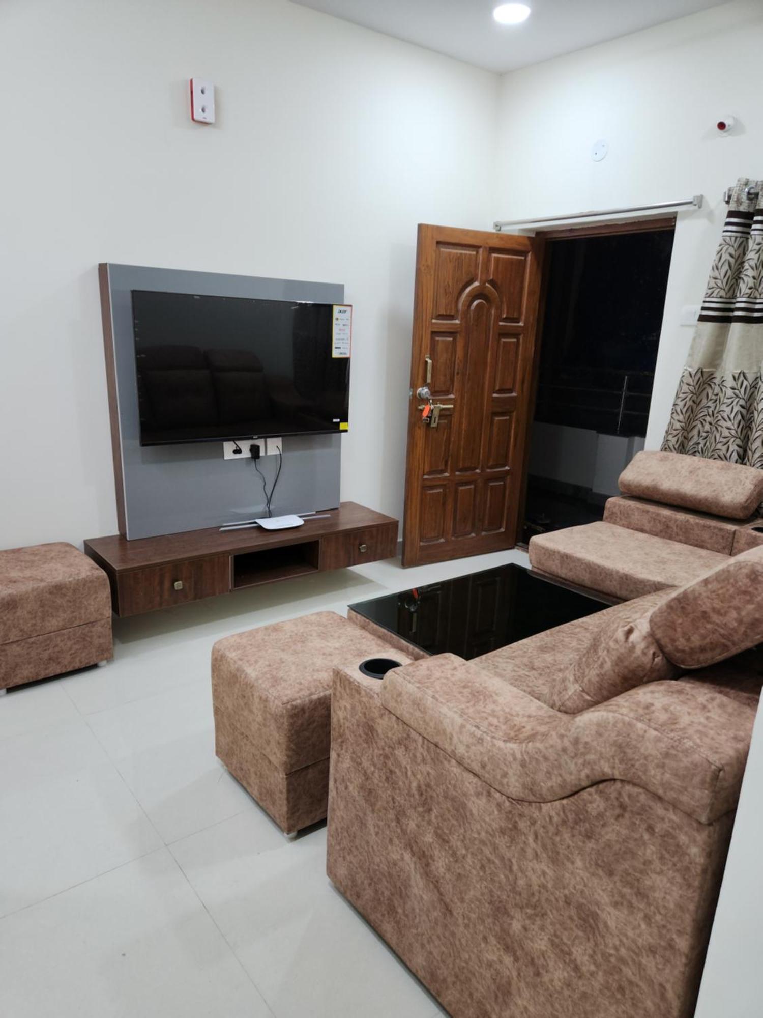 Modern New 2 Bhk In Kondapur Near Gachibowli Apartment