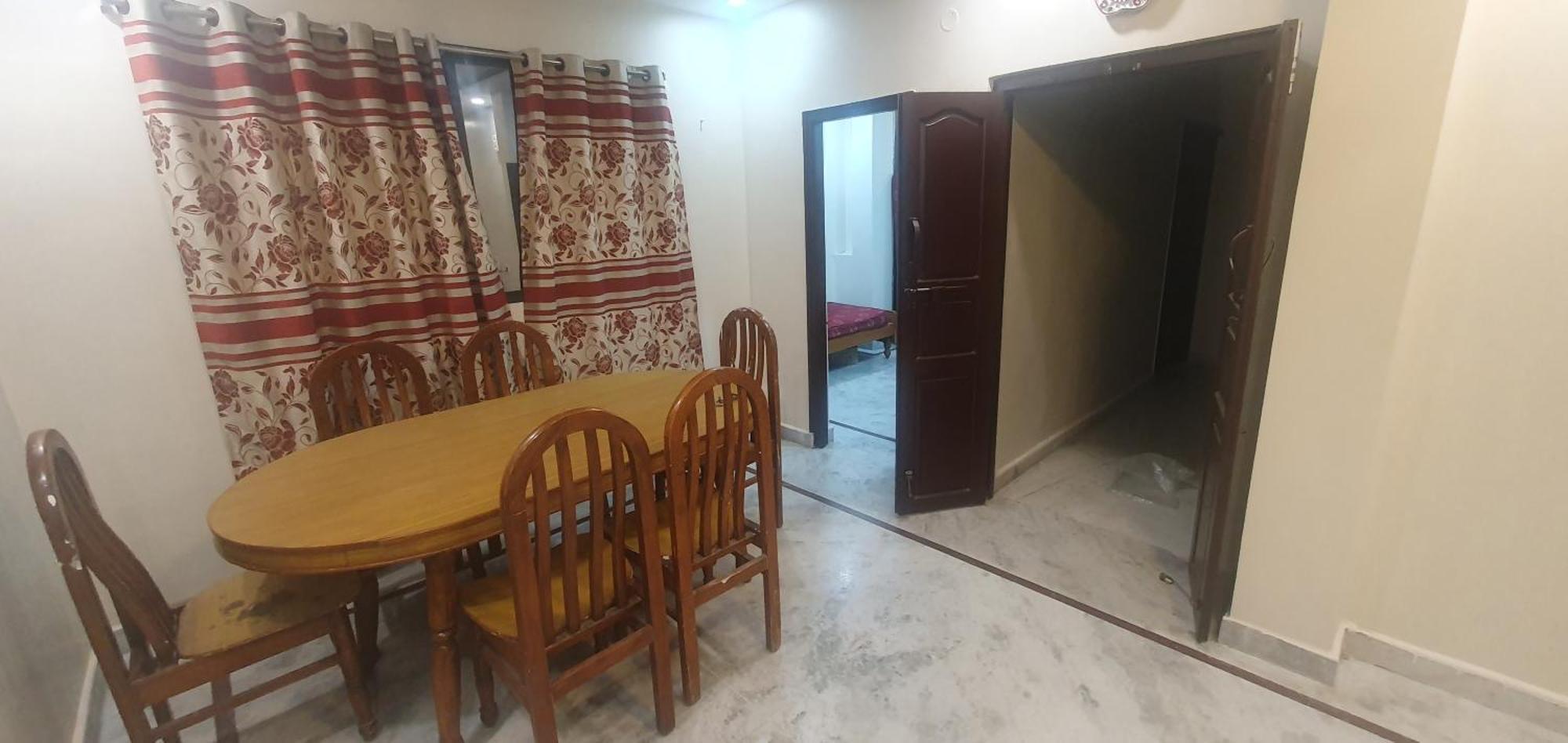 Spacious And Comfortable 3bhk No-ac For Travellers Apartment *