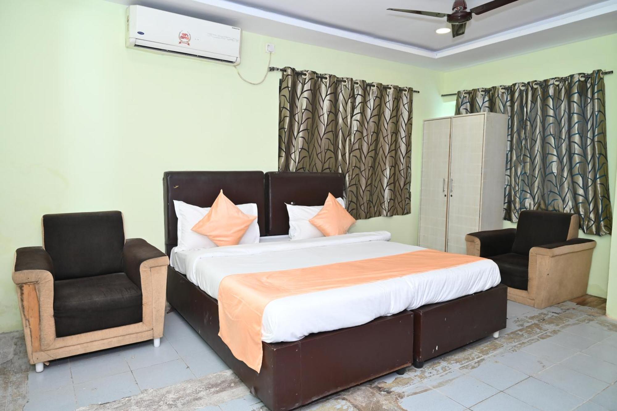 Hotel Ankitha Grand 2*