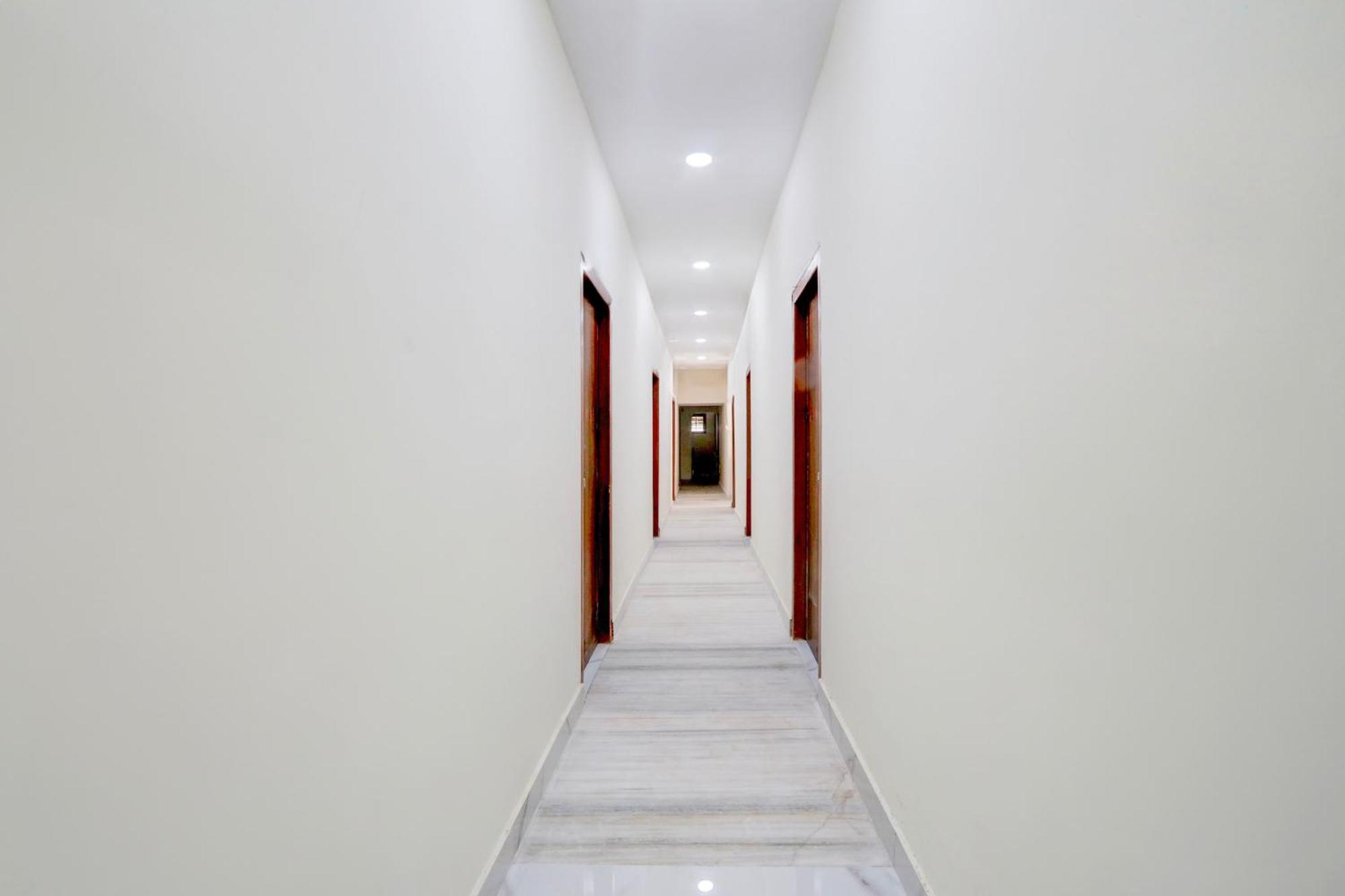 Hotel Collection O Ss Blue 4*
