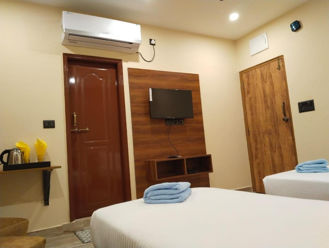 Windsor Plaza 3*